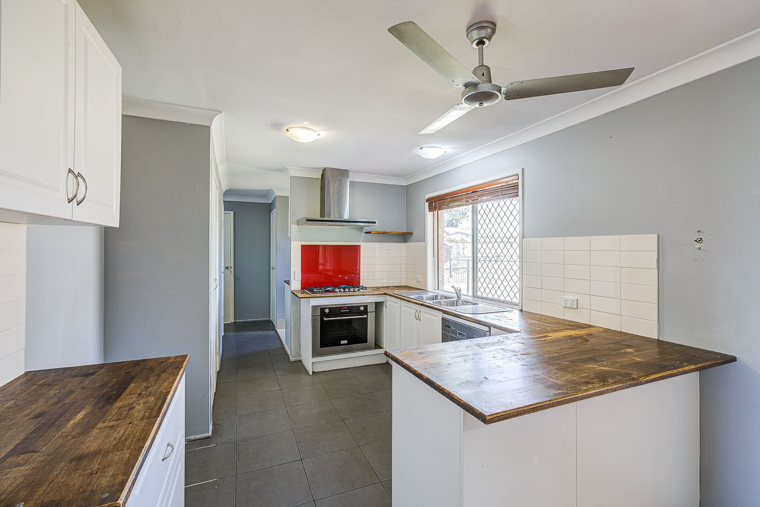 11 Mahonia Court, Crestmead, QLD 4132