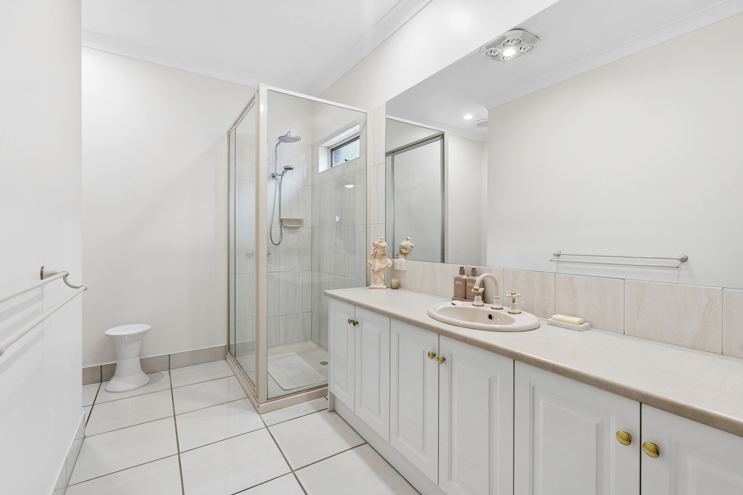 1 Regency Parade — photo 21 of 30