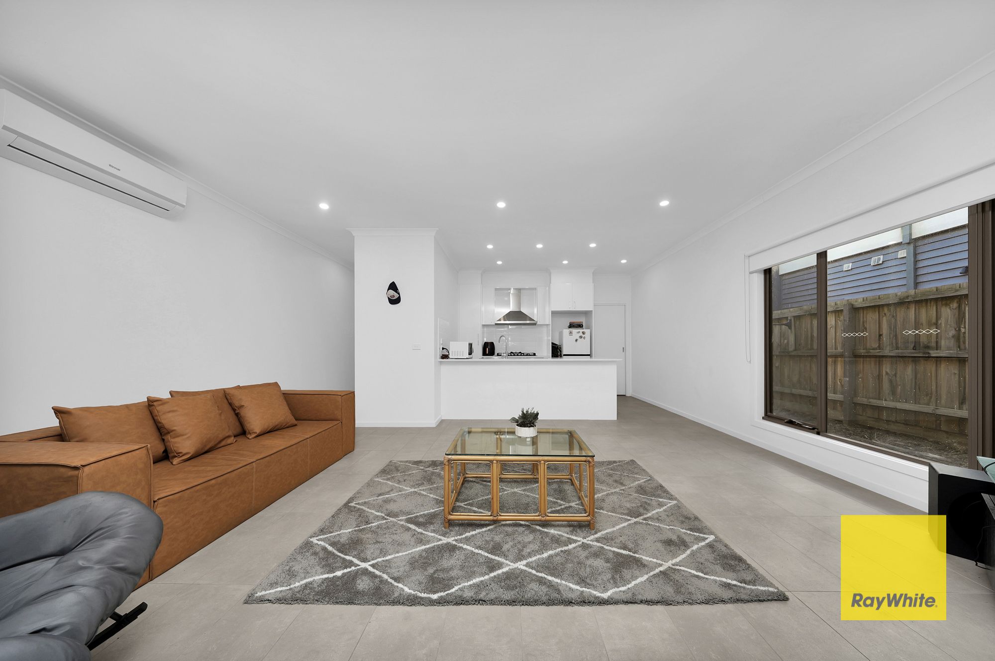 2/6 Sommerville Avenue — photo 5 of 13