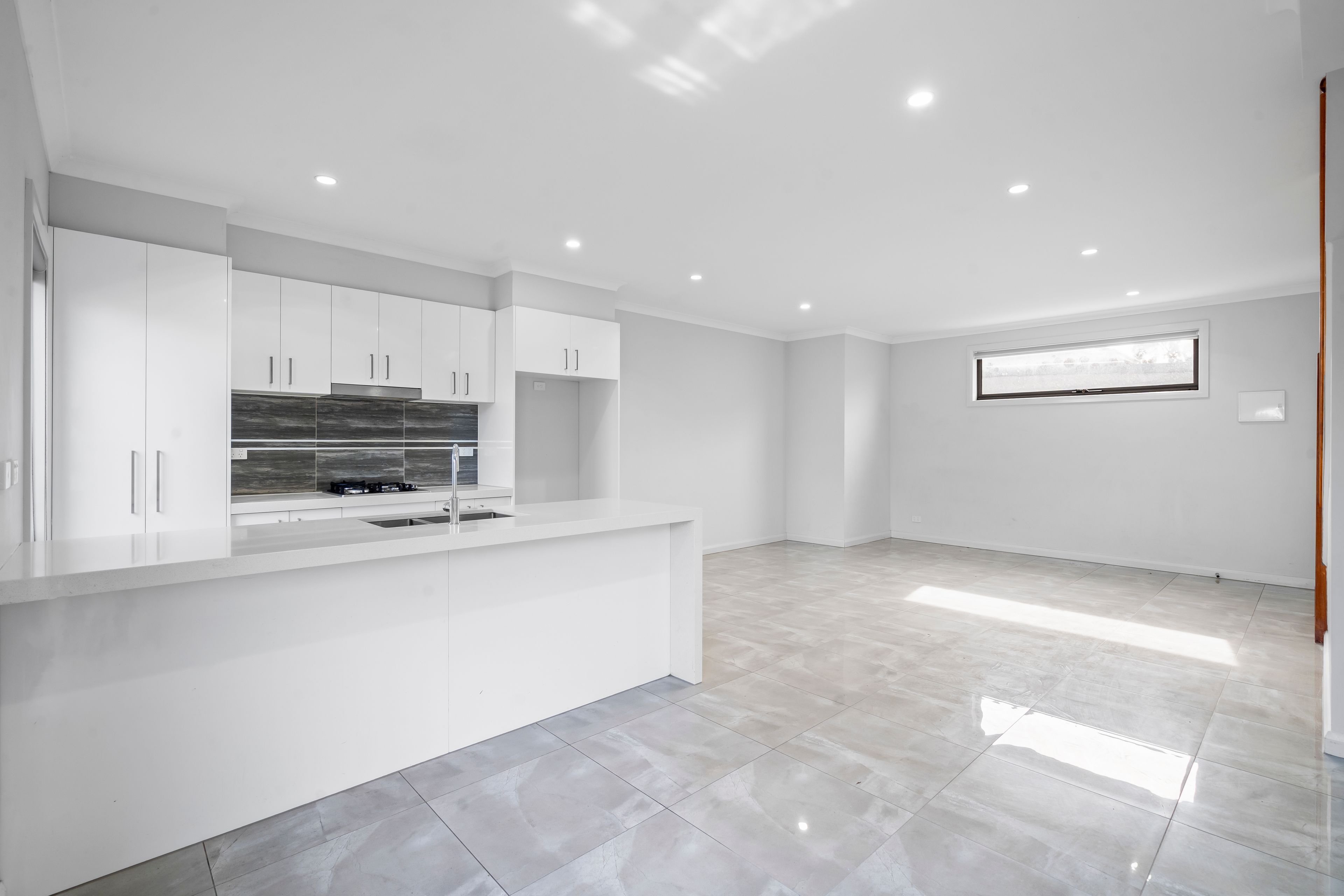 2/40 Melbourne Avenue — photo 5 of 10