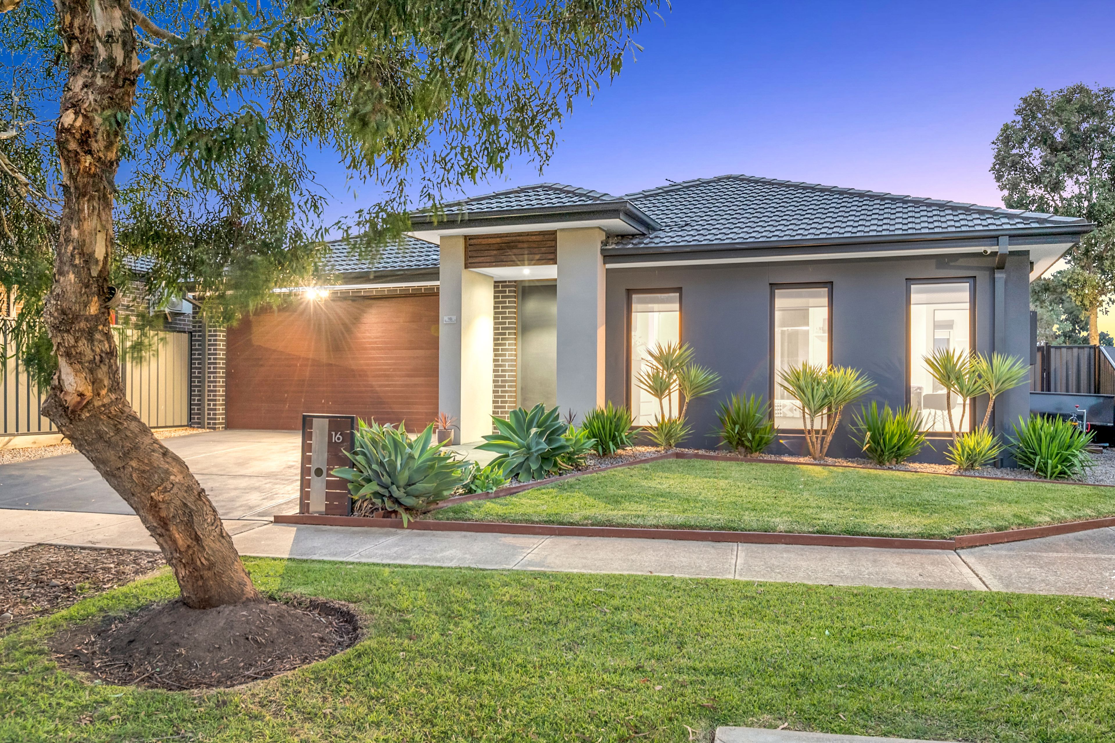 16 Spirited Circuit, Craigieburn, VIC 3064