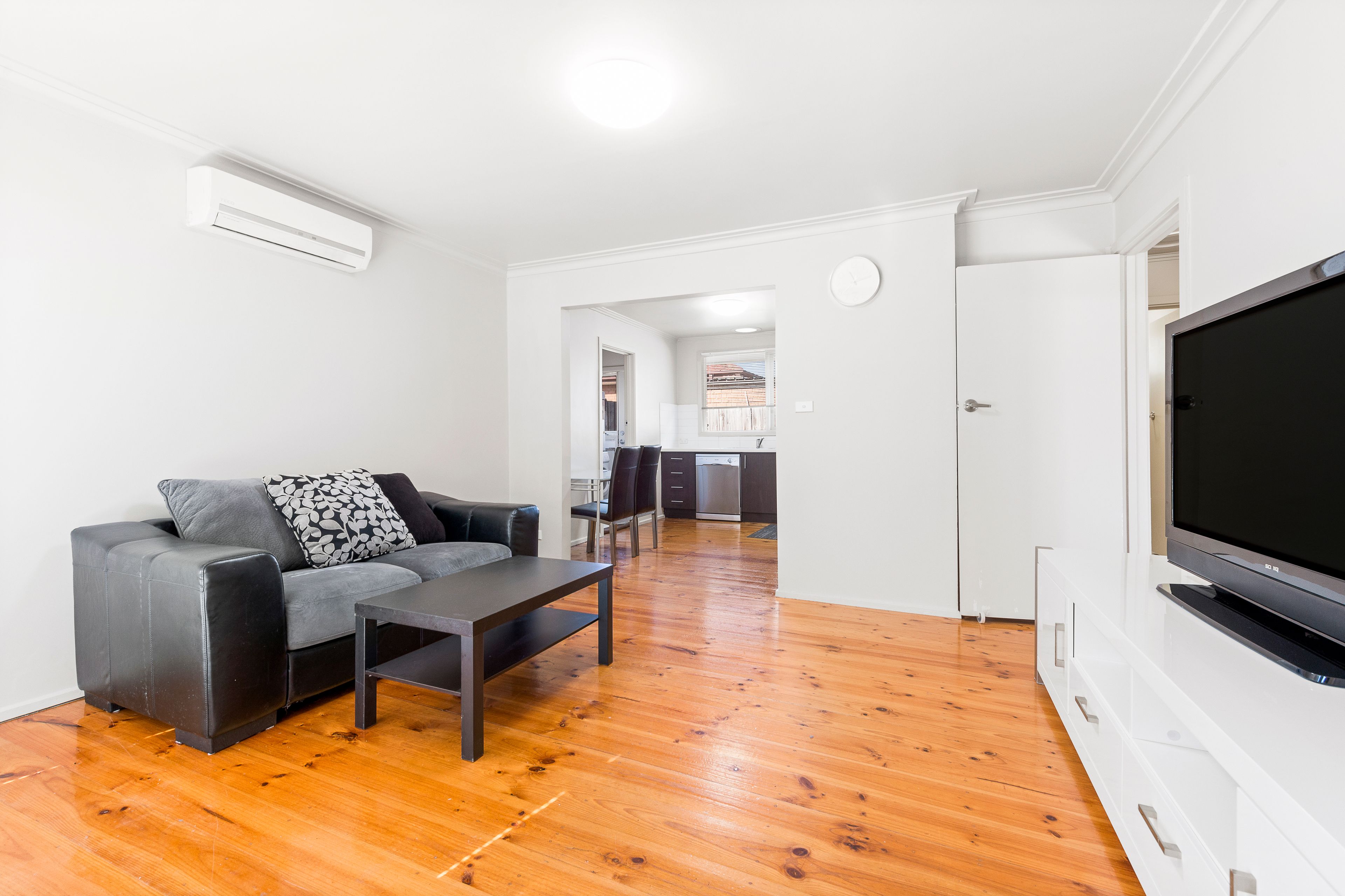 4 Burns Avenue, Clayton South VIC 3169