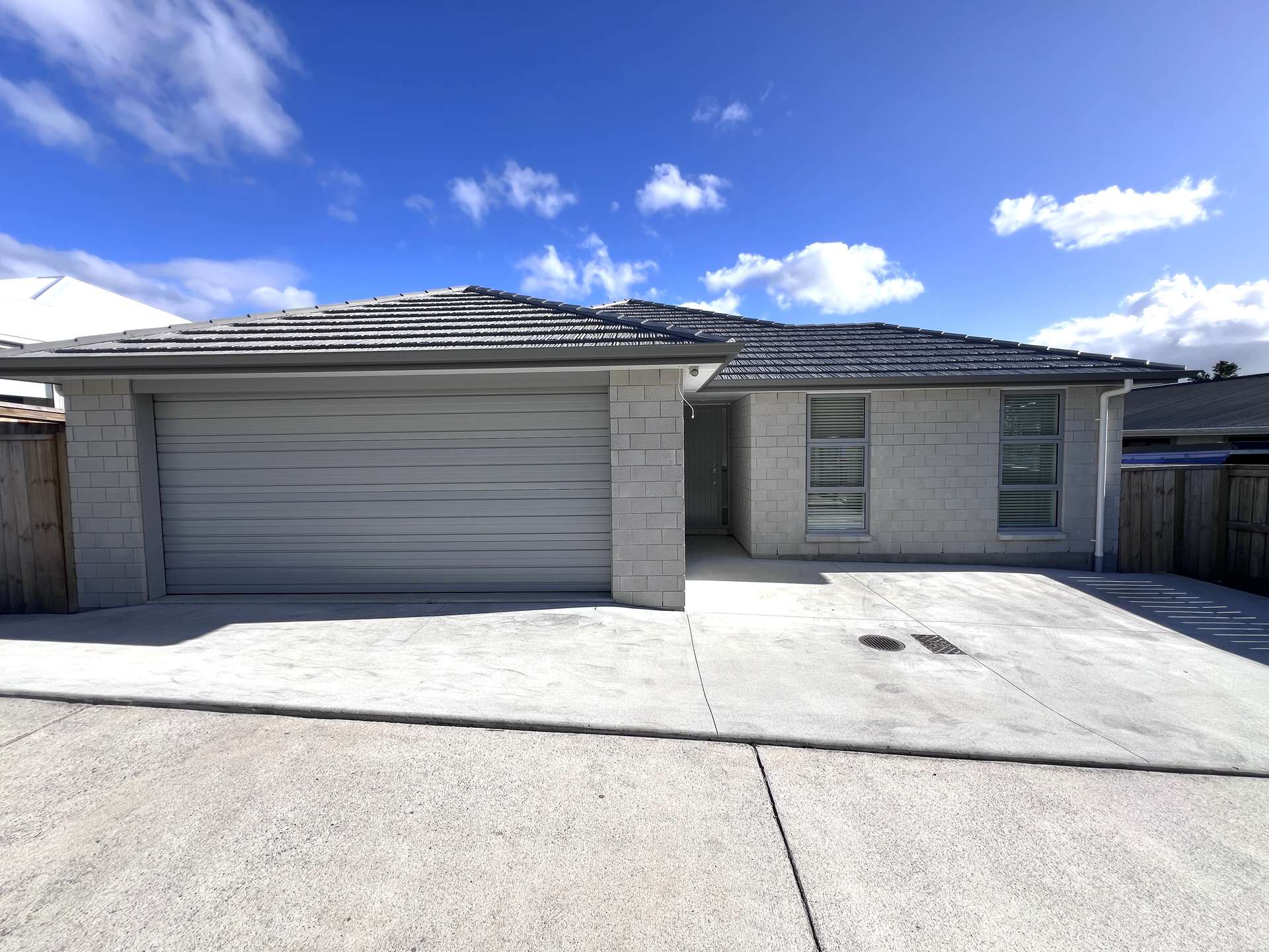 11B Humber Crescent photo 0
