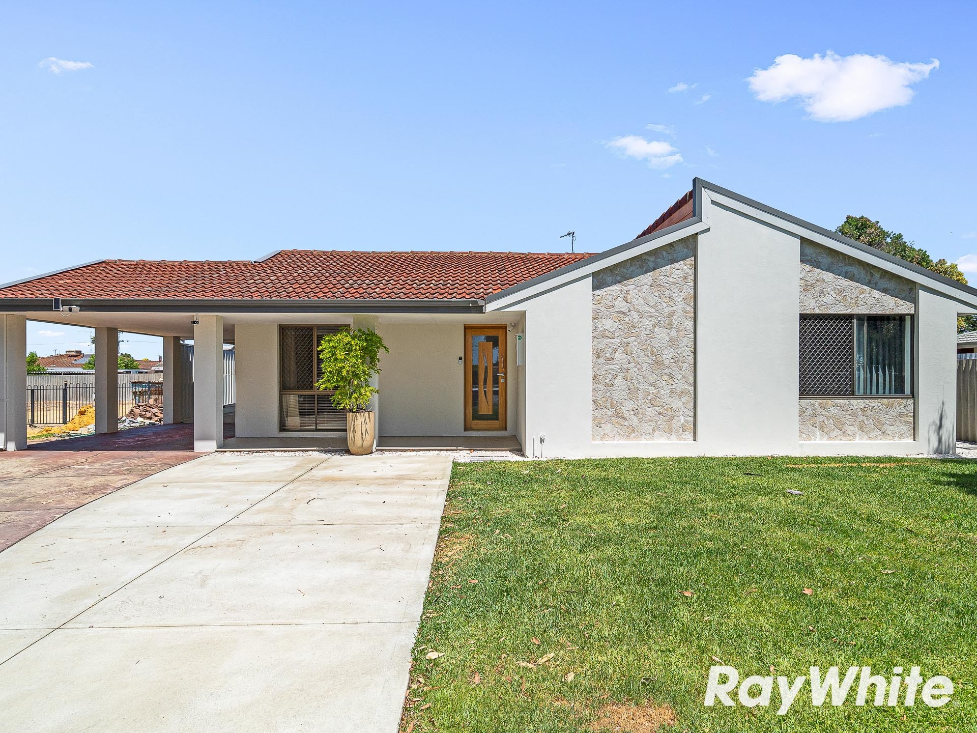 18 Maria Place, Dudley Park, WA 6210