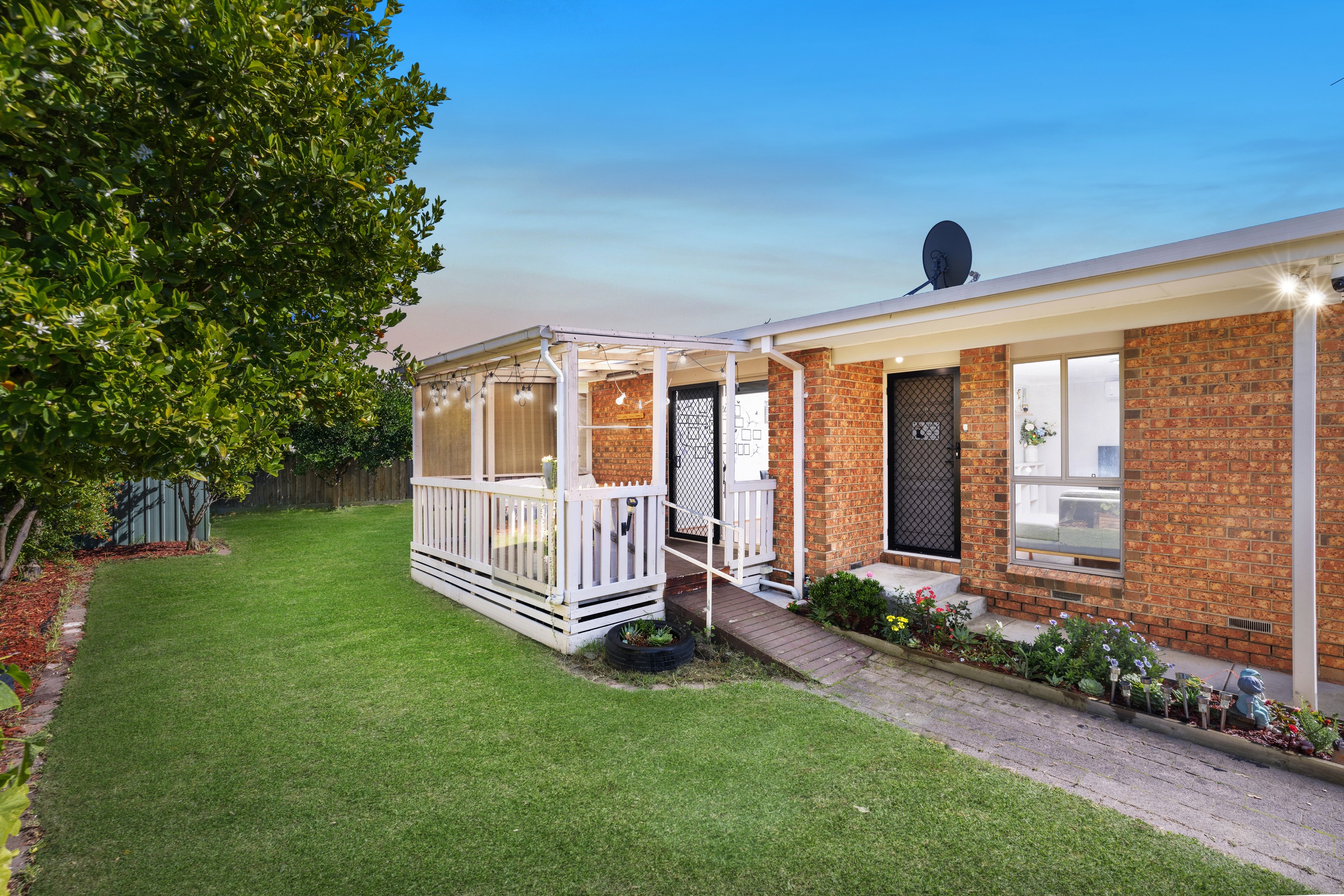 2/10 Simpson Street, Noble Park, VIC 3174