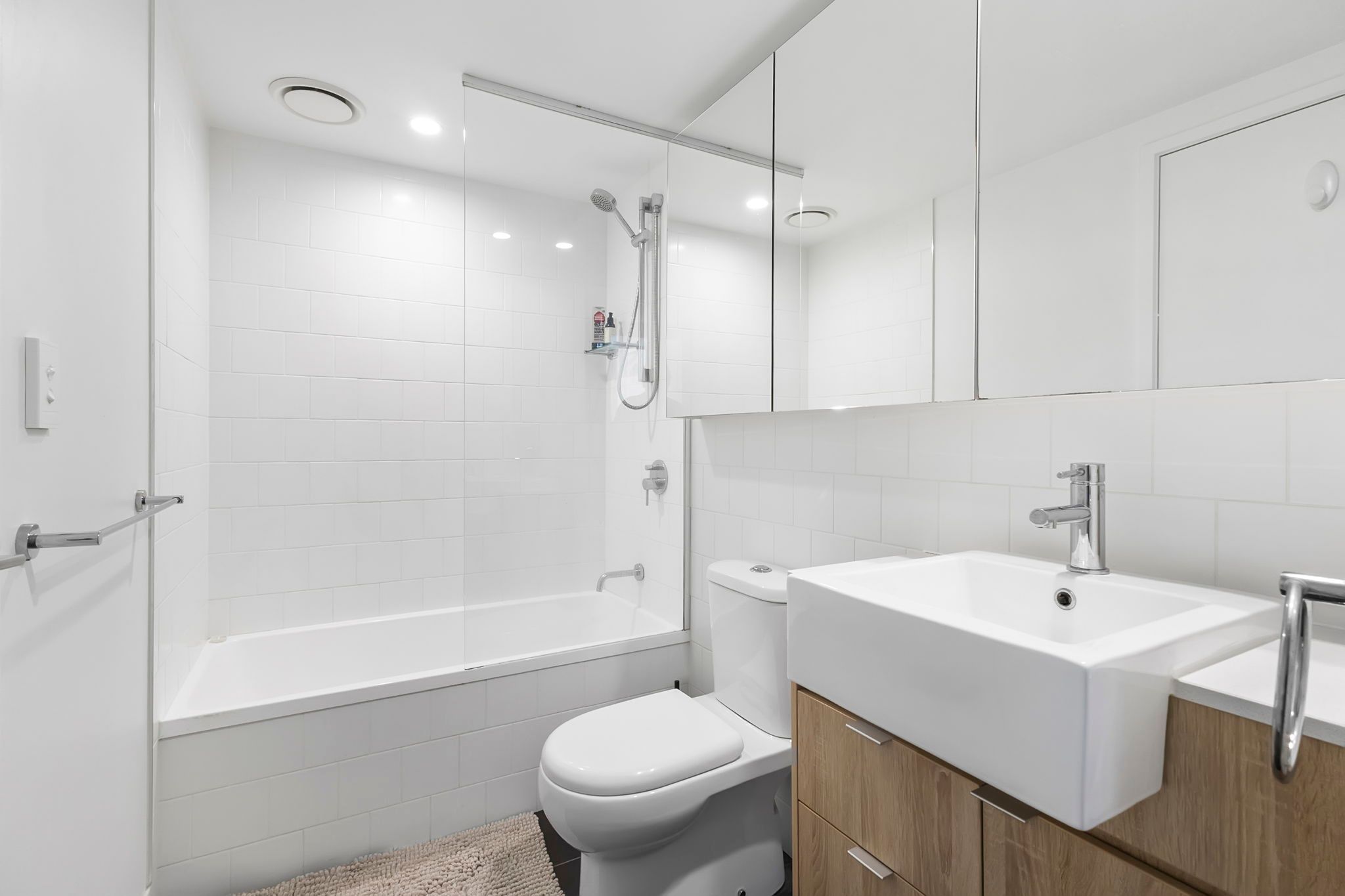 104/60 Doggett Street — photo 7 of 17