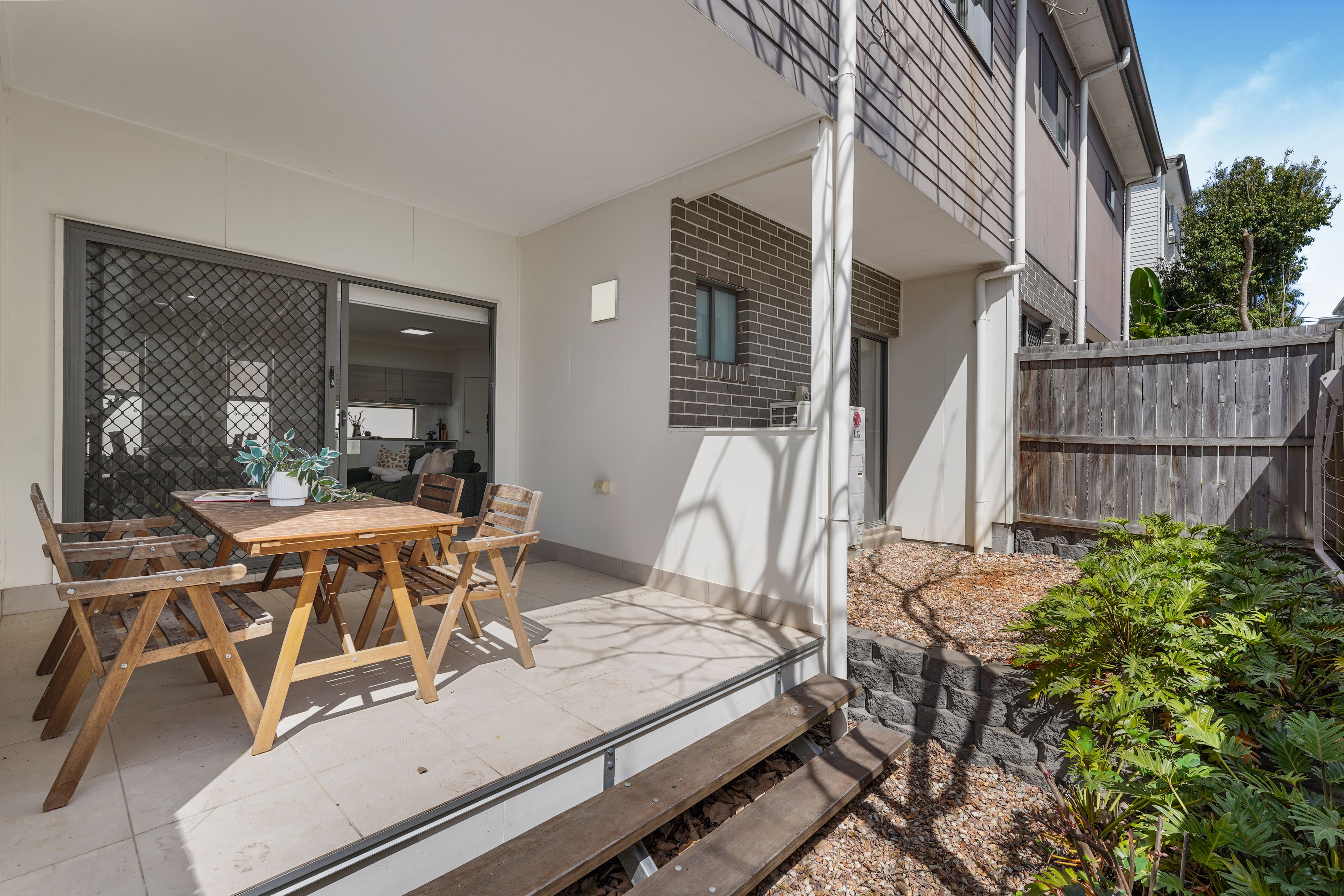 8/17 Berge Street — photo 12 of 15