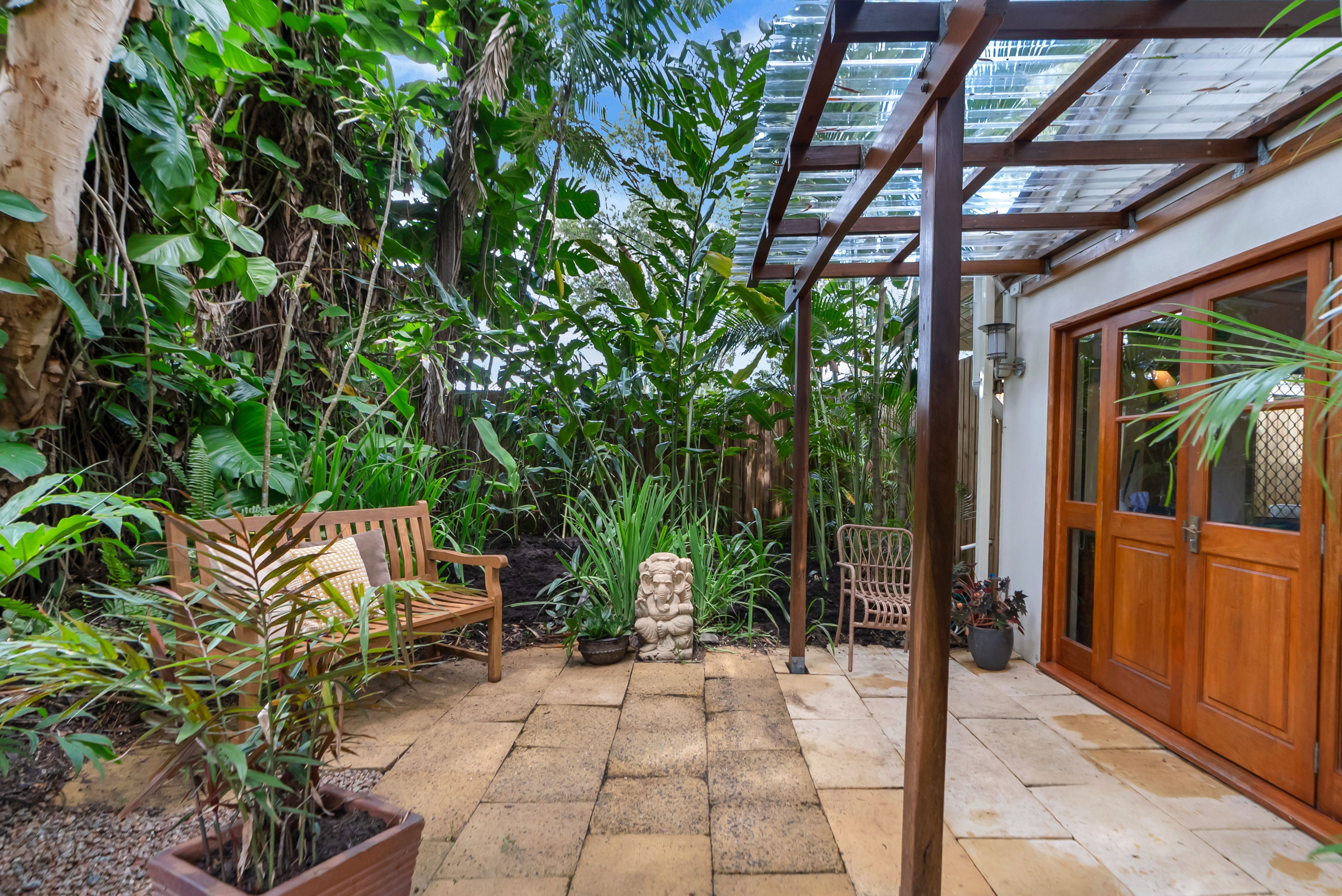27 Bouganvillea Street — photo 9 of 27