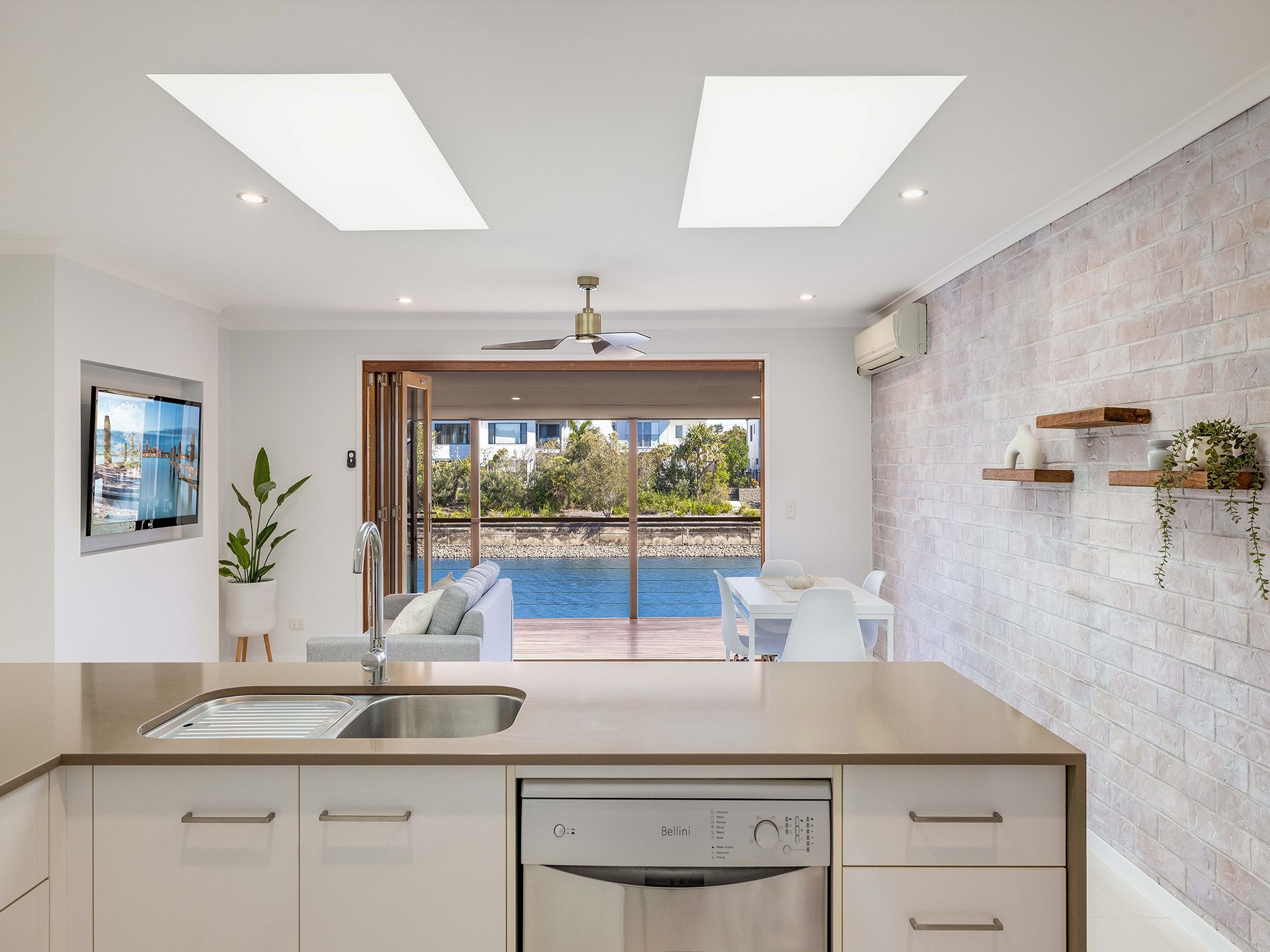2 Rakumba Place, Mountain Creek QLD 4557
