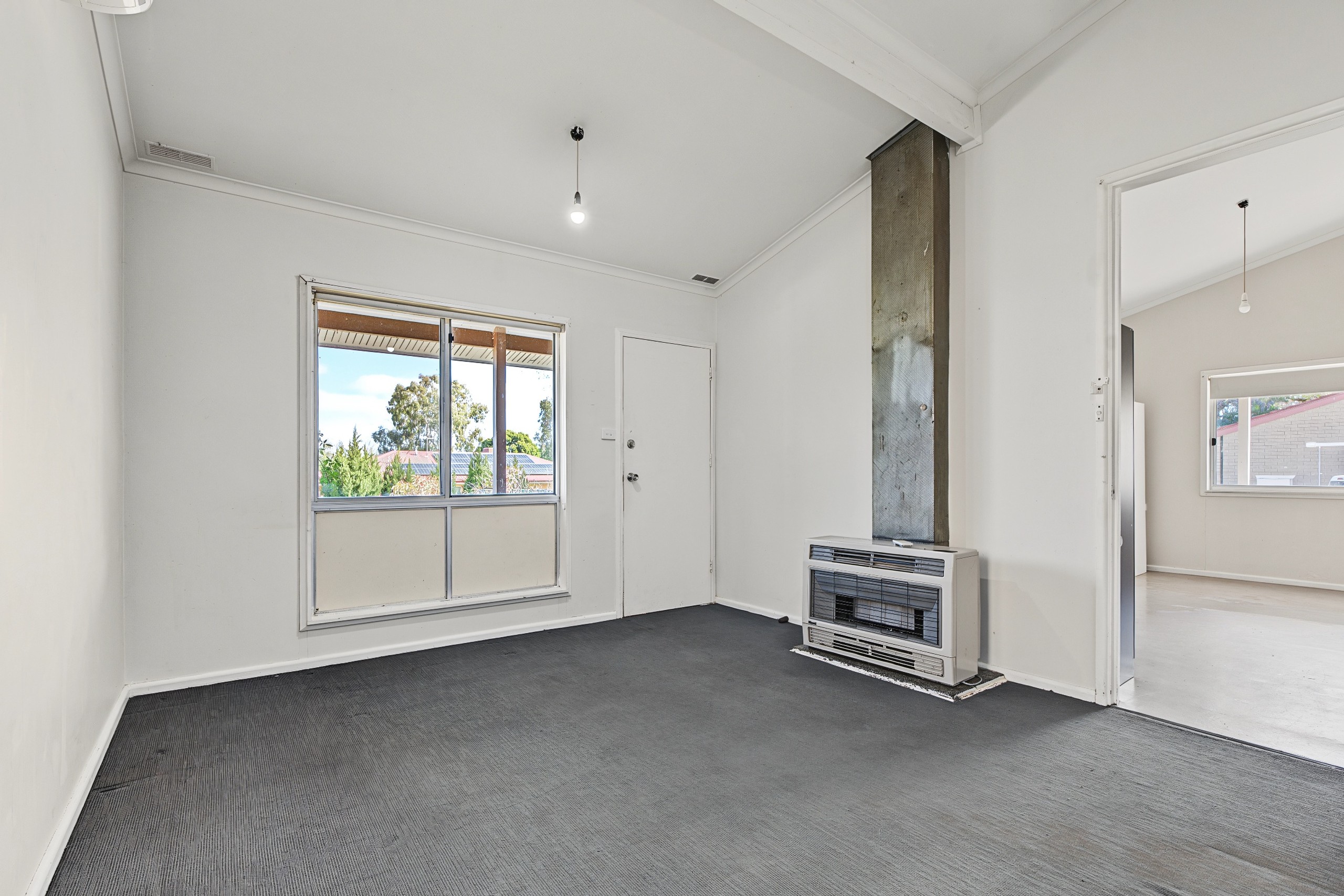 96 Kurrajong Crescent, West Albury, NSW 2640