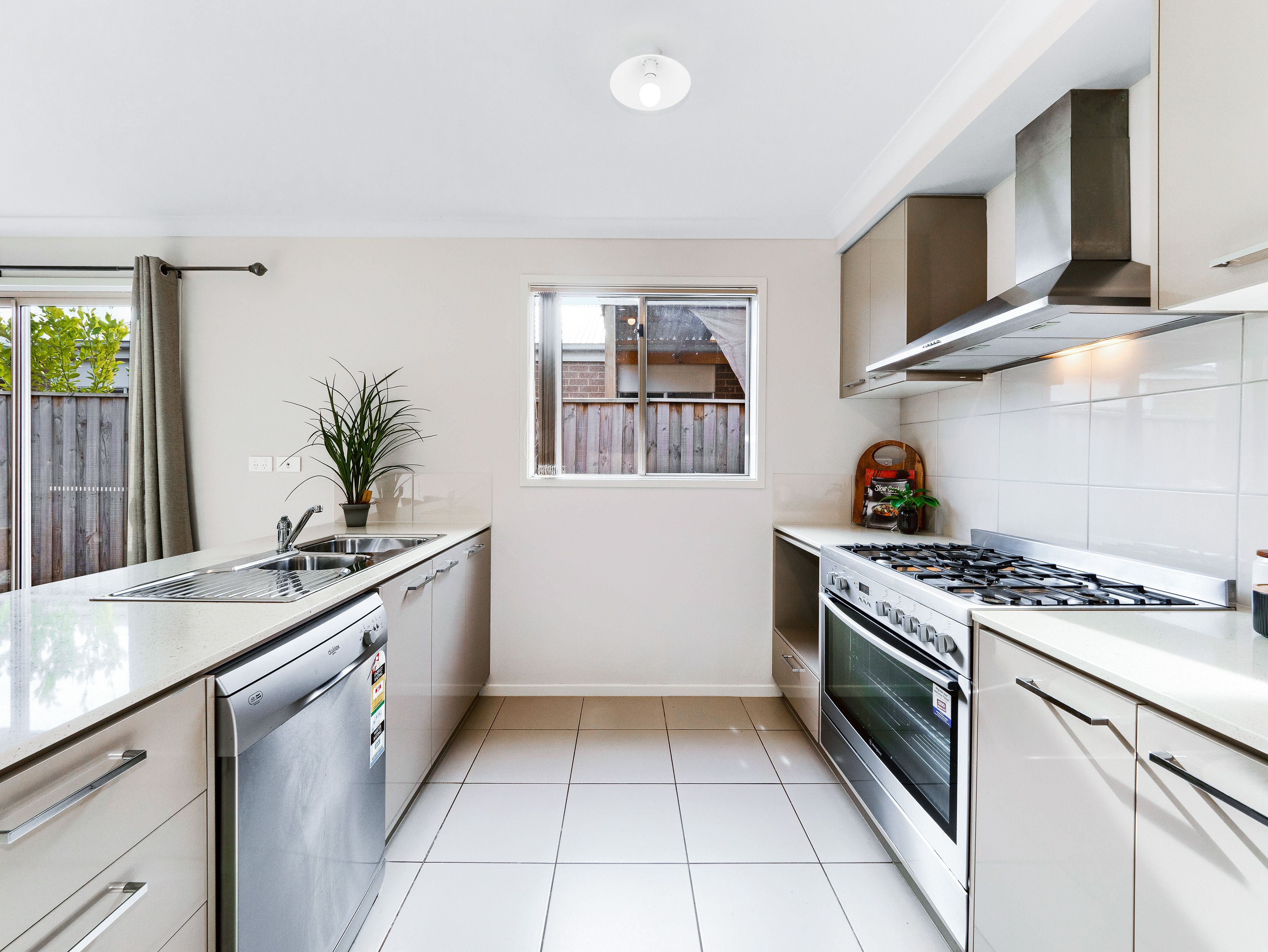 27 Curved Trunk Road, Officer, VIC 3809