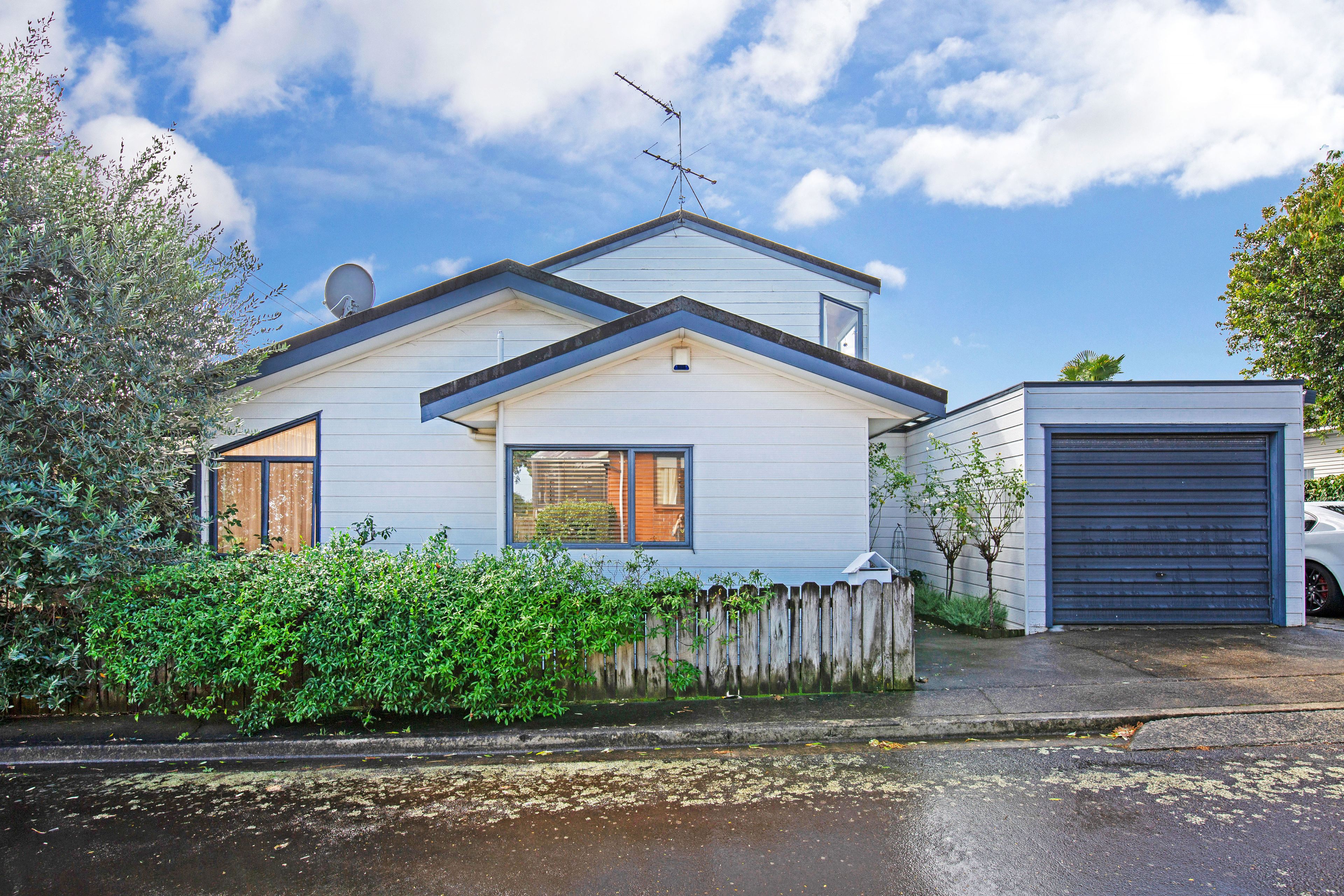 2/32 Eaglehurst Road, Ellerslie, Auckland City 1051 - Sold House - Ray ...