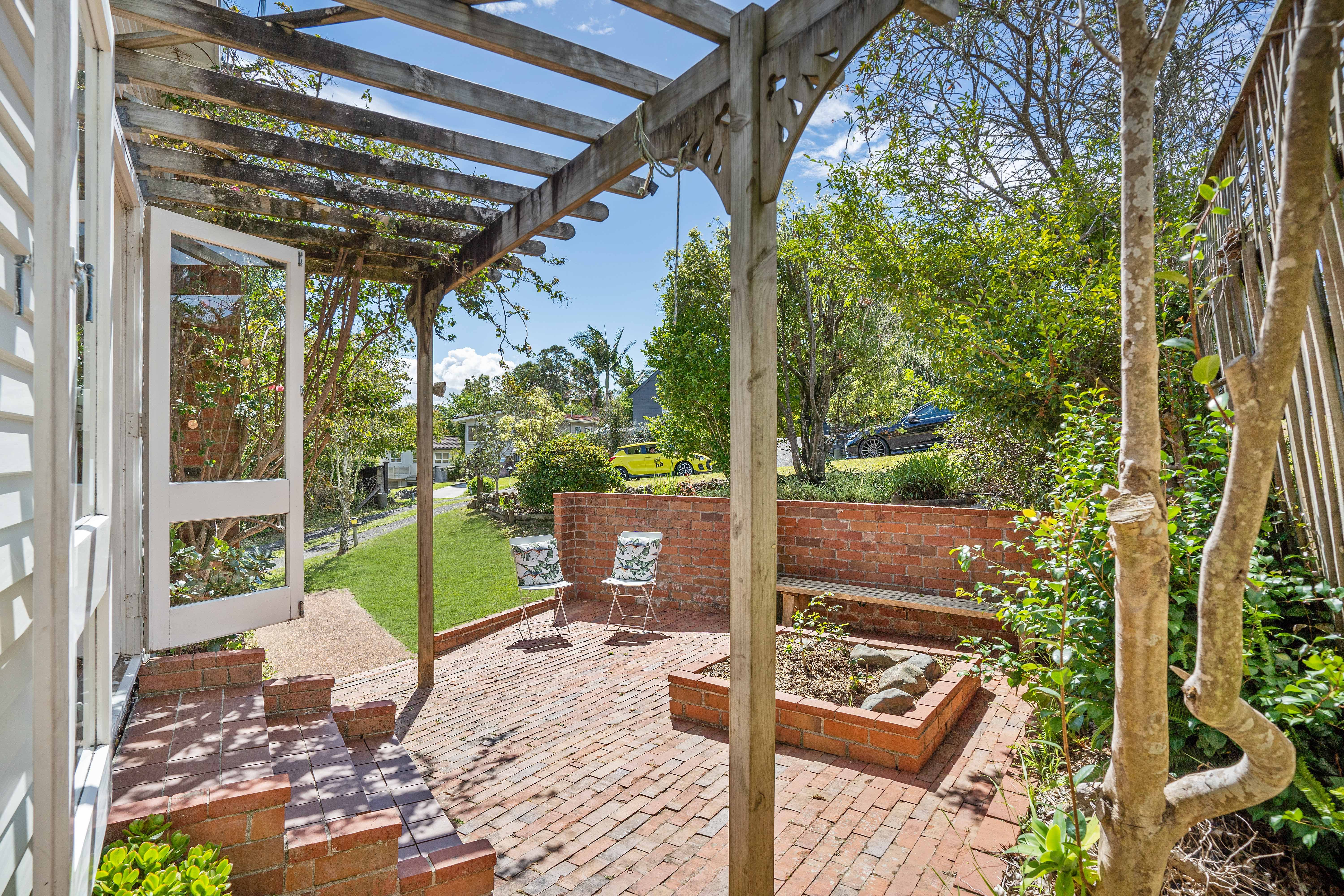 4 Rosecamp Road, Beach Haven, North Shore City