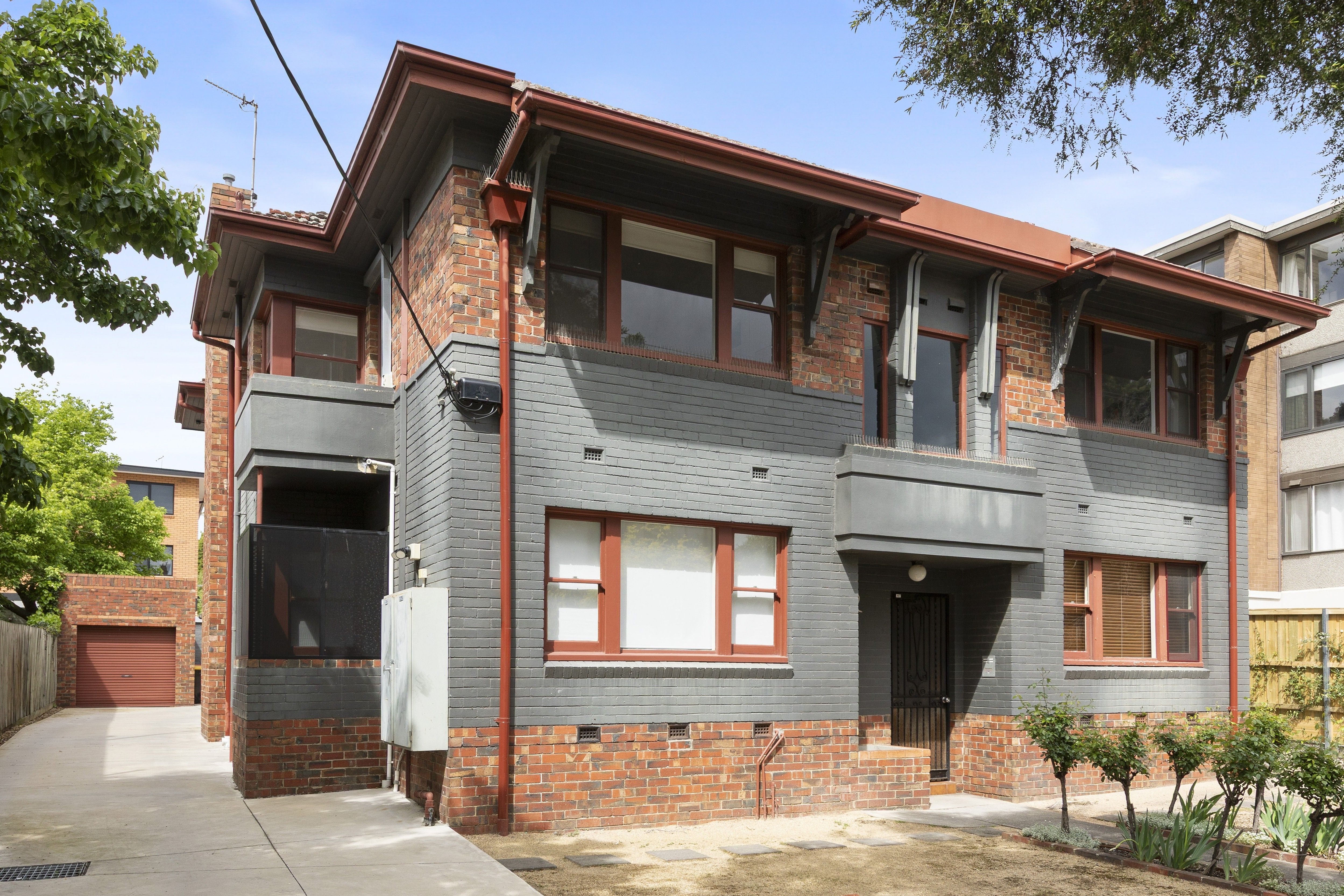 2/2 Irving Avenue — photo 10 of 10
