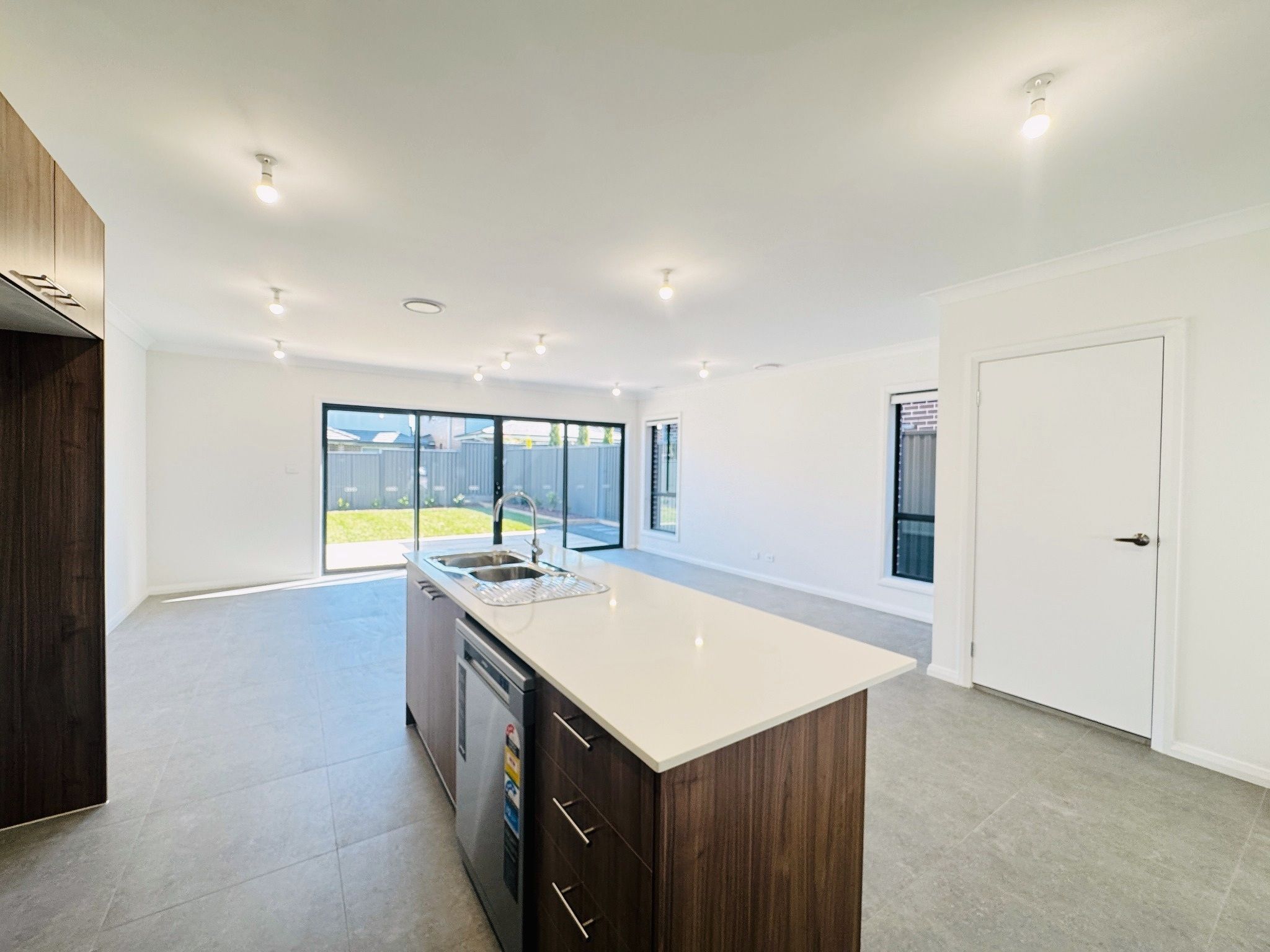 24 Eora Street — photo 3 of 13