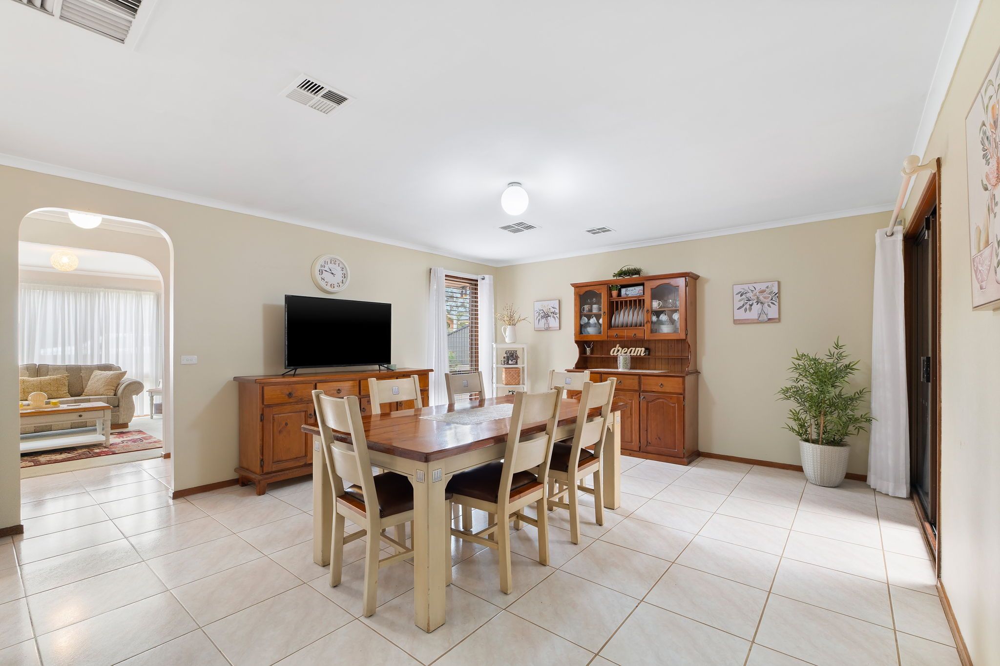 108 Garden Grove Drive — photo 4 of 16