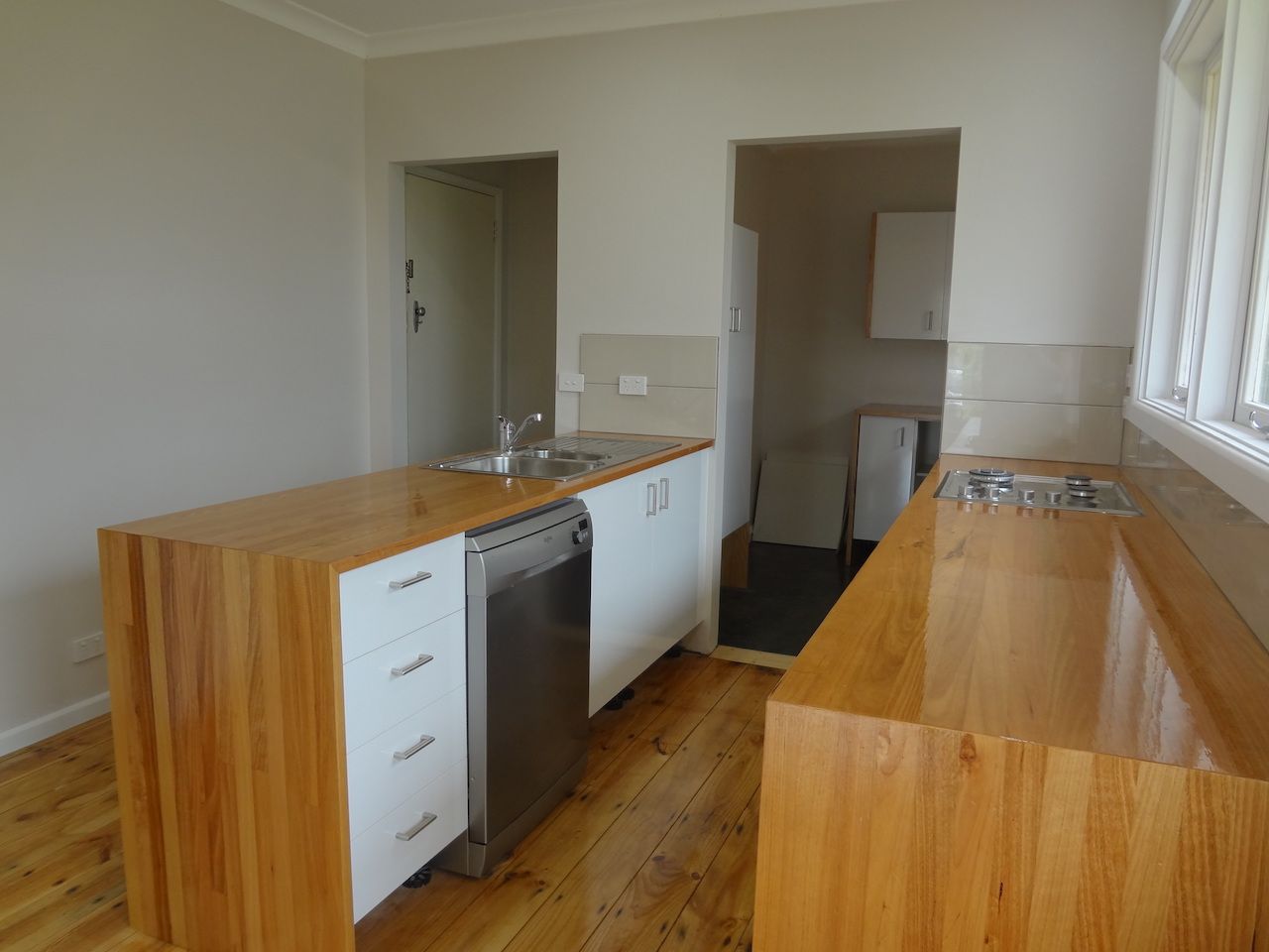 51 Hopetoun Road — photo 4 of 8