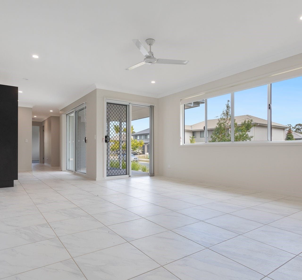1/1 Silurian Lane, Kallangur, QLD 4503