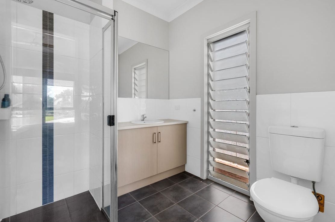 36 Hayfield Avenue — photo 3 of 16