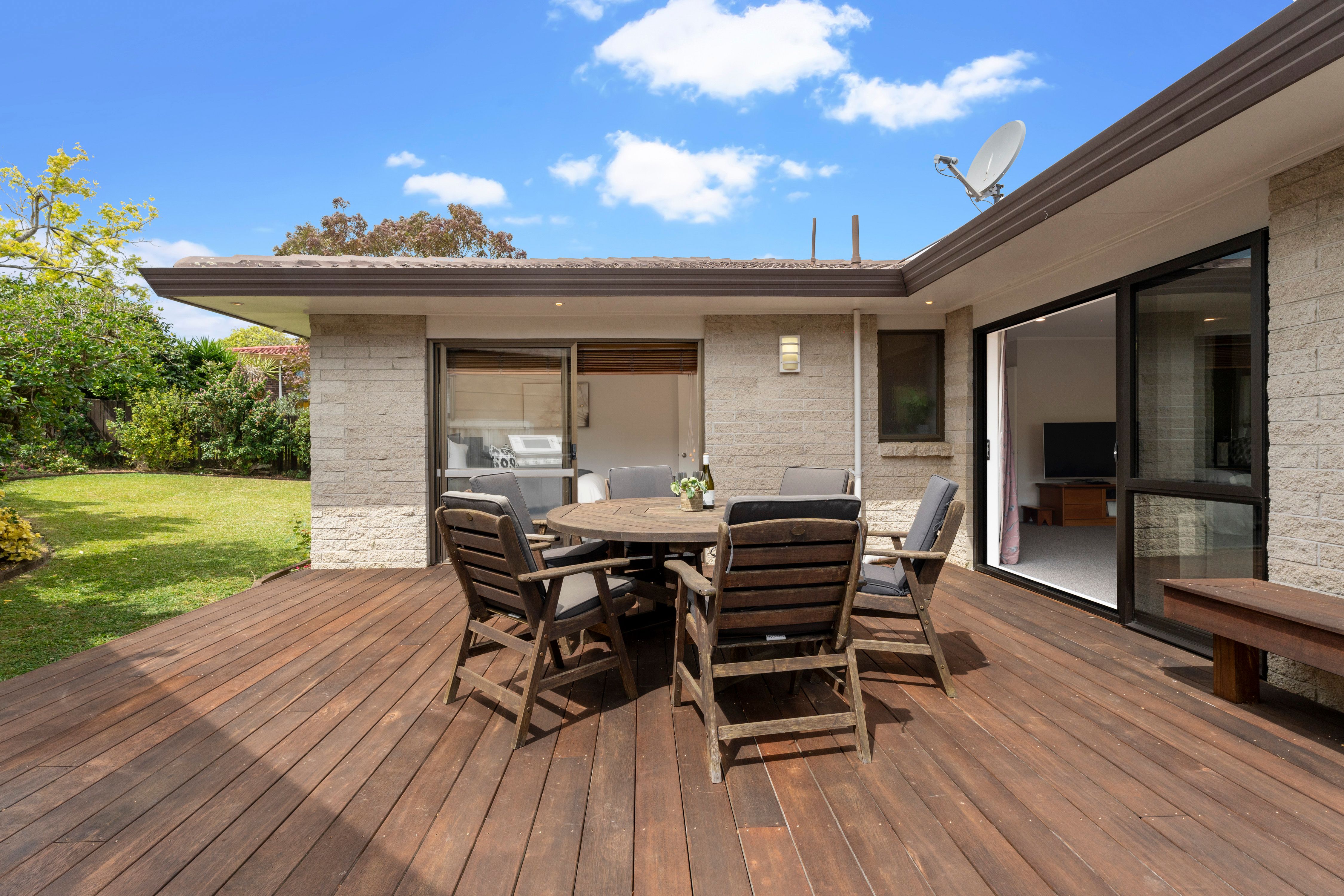 2/97 Prince Regent Drive, Half Moon Bay, Manukau City