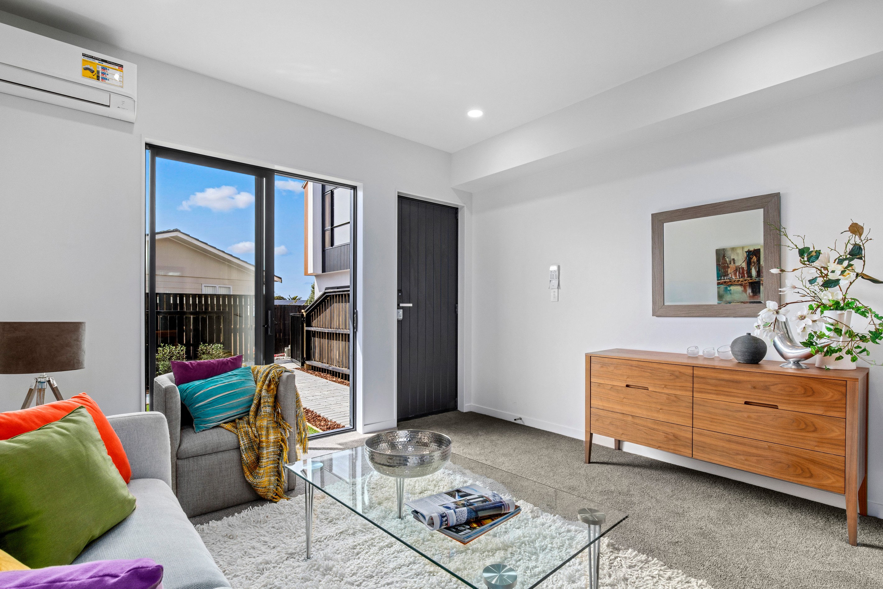 6/4 Glenhaven Place, Te Atatu Peninsula, Waitakere City