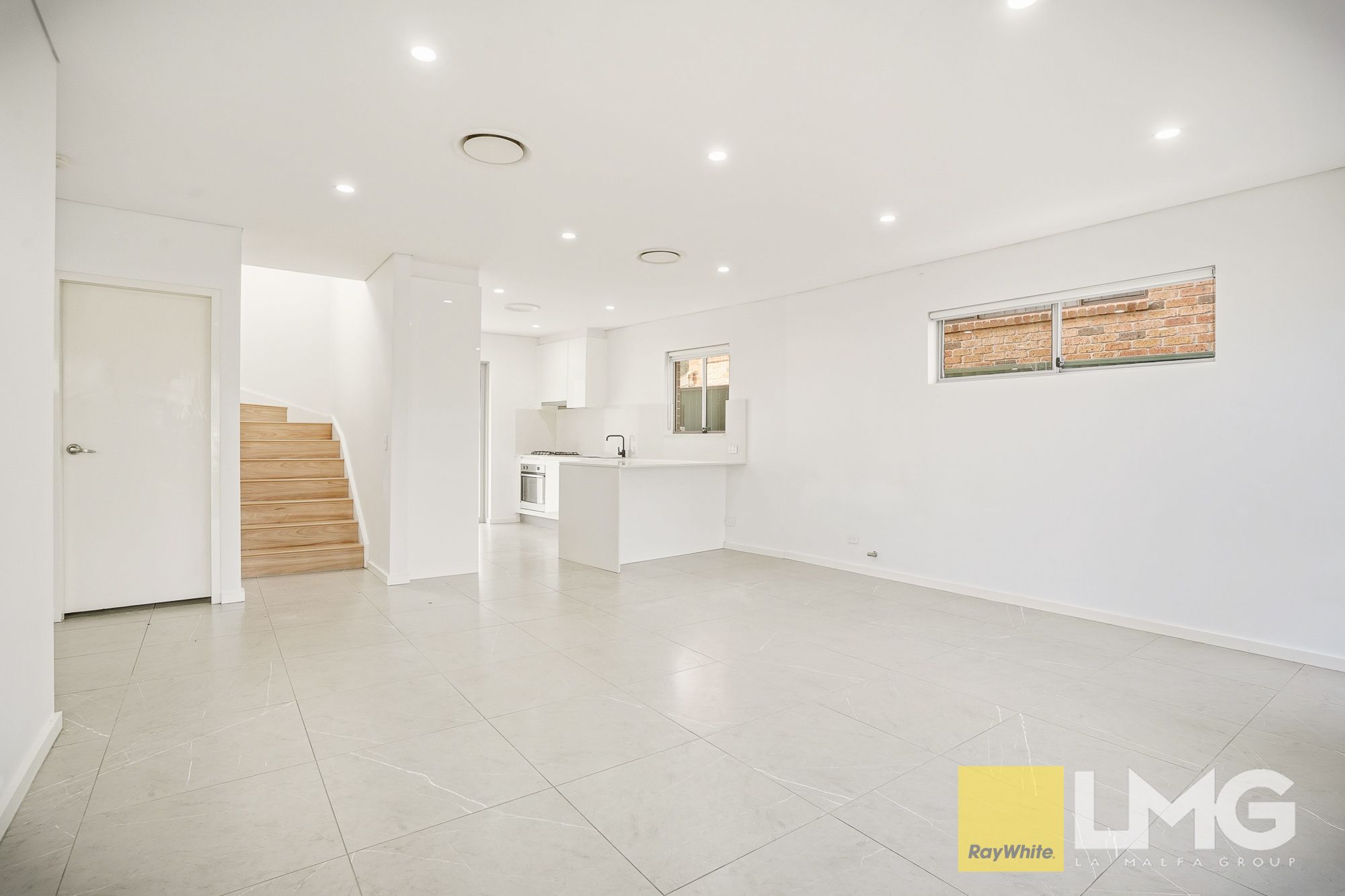 1 Dawn Crescent, Regents Park, NSW 2143