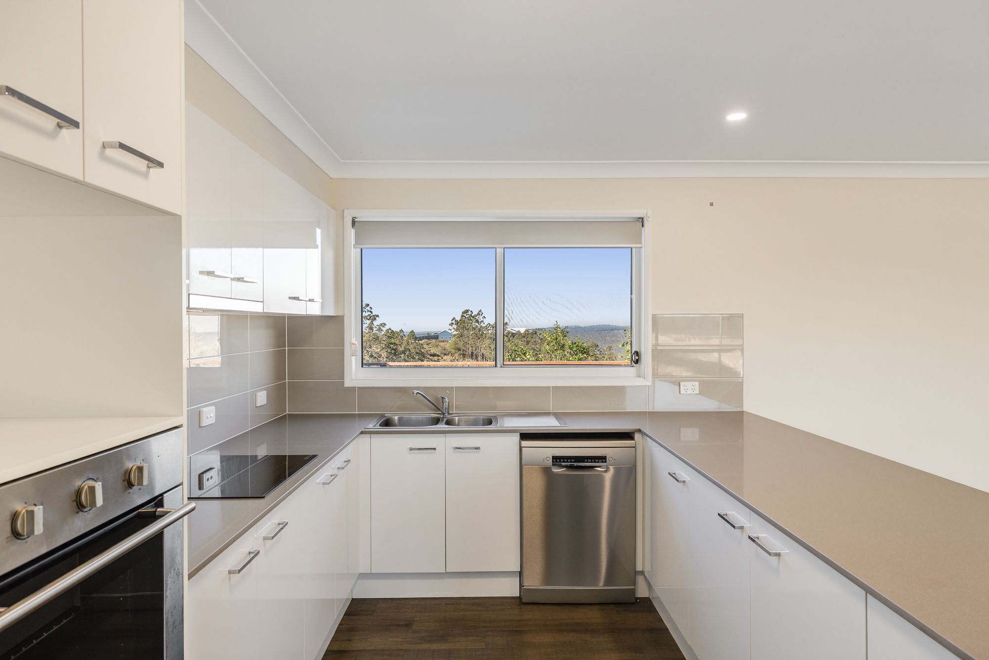 41 Charlotte Road — photo 9 of 25