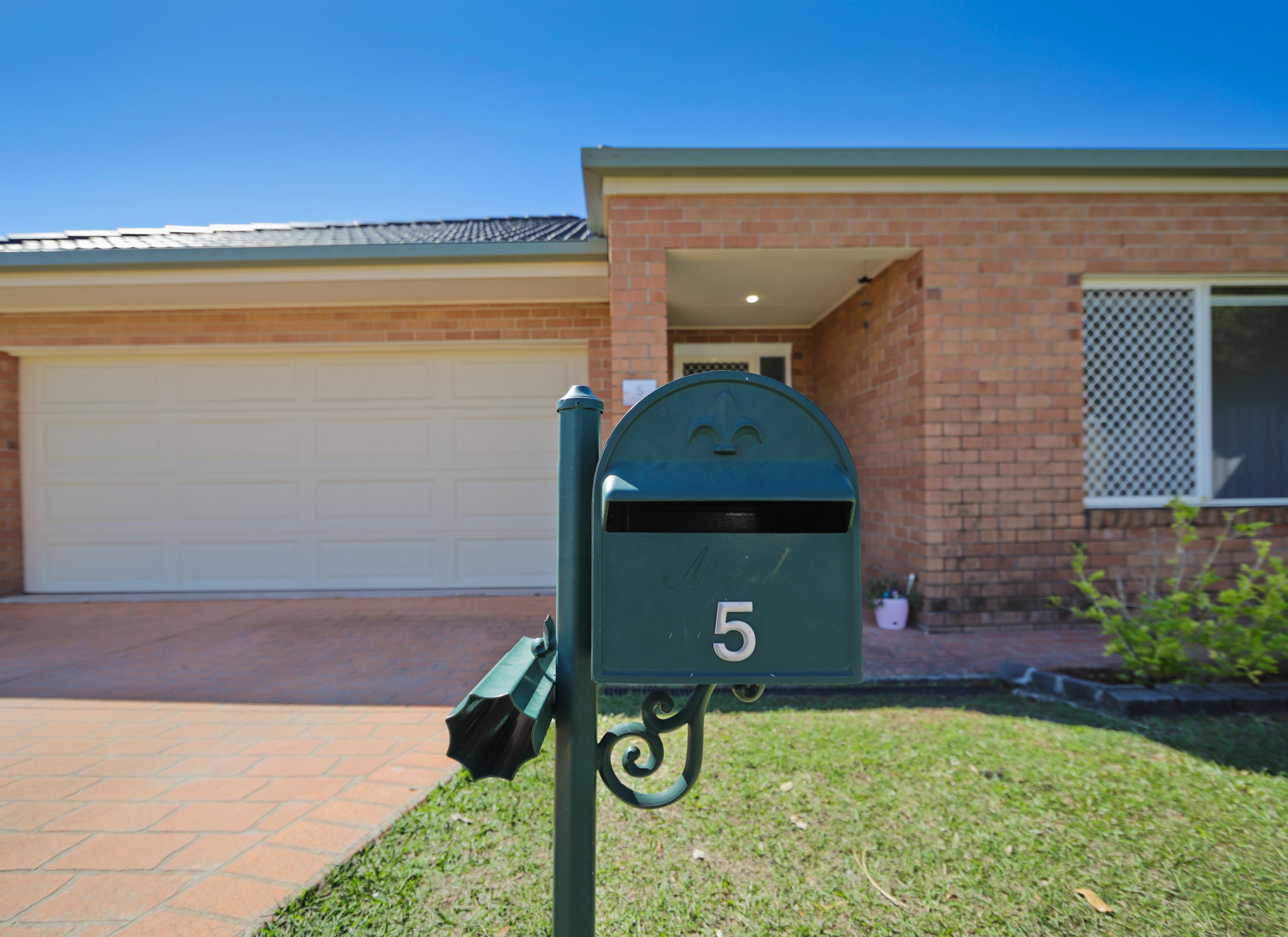 5 Grenada Court, Varsity Lakes, QLD 4227