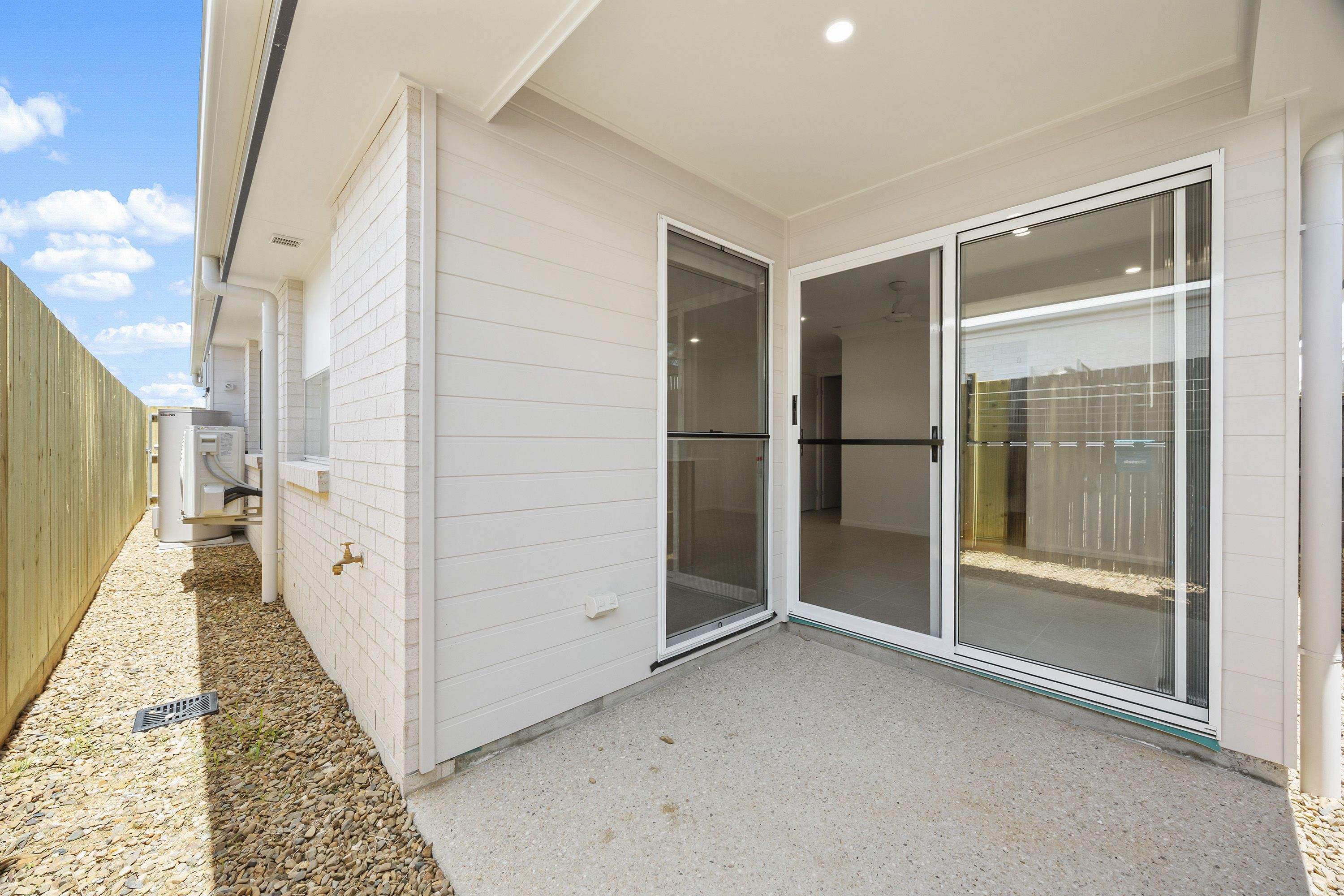 18 Bulimba Street — photo 11 of 12