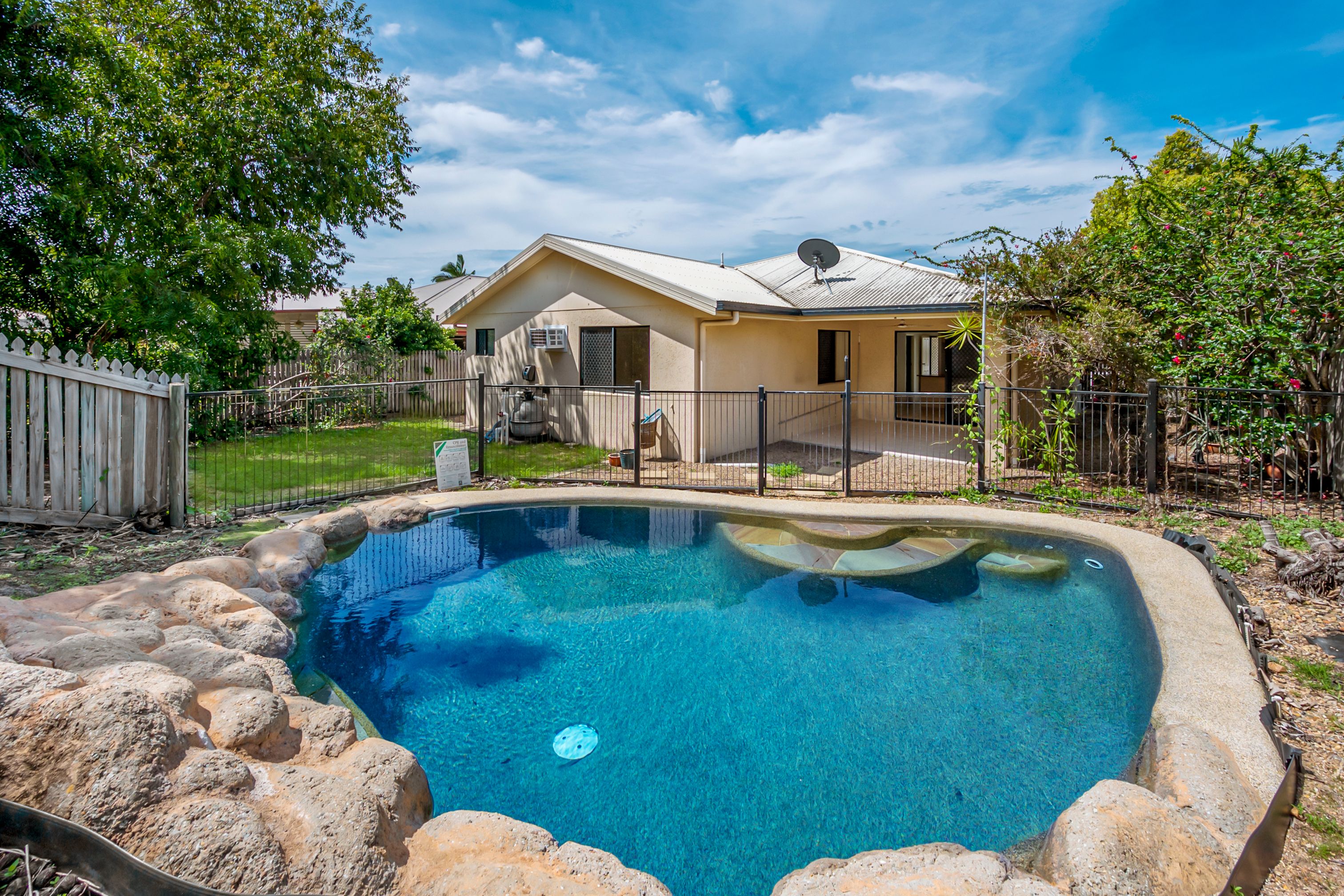 19 Timbury Way, Mount Louisa, QLD 4814