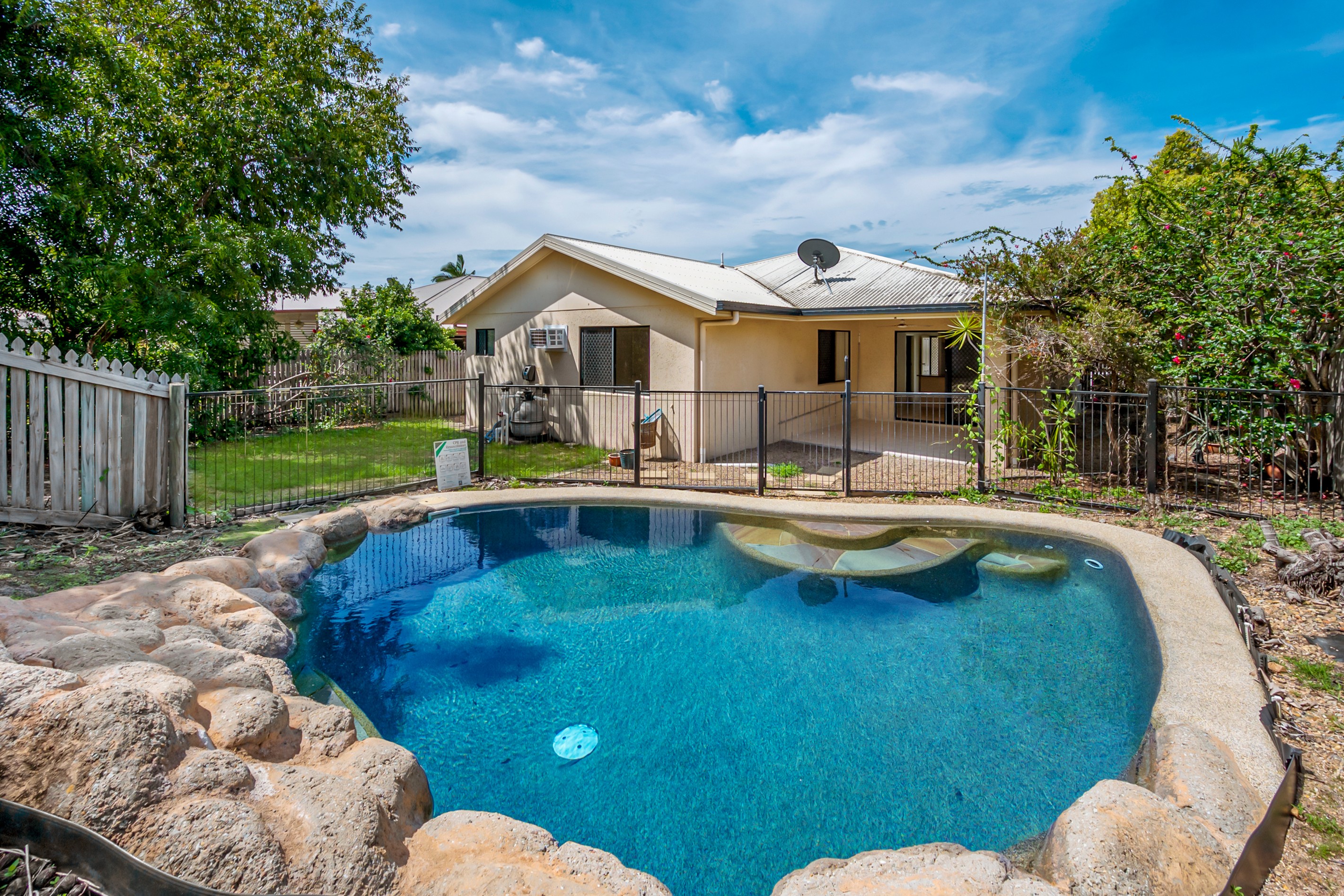 19 Timbury Way, Mount Louisa, QLD 4814