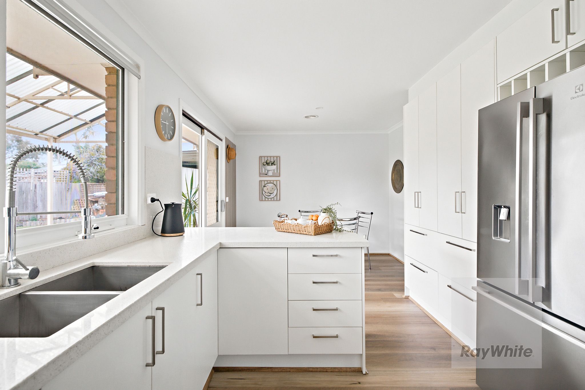 10 Dorrington Court — photo 4 of 15