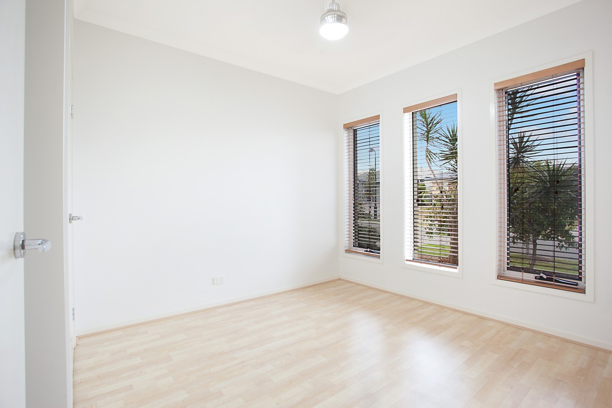 12 Chase Crescent, North Lakes, QLD 4509