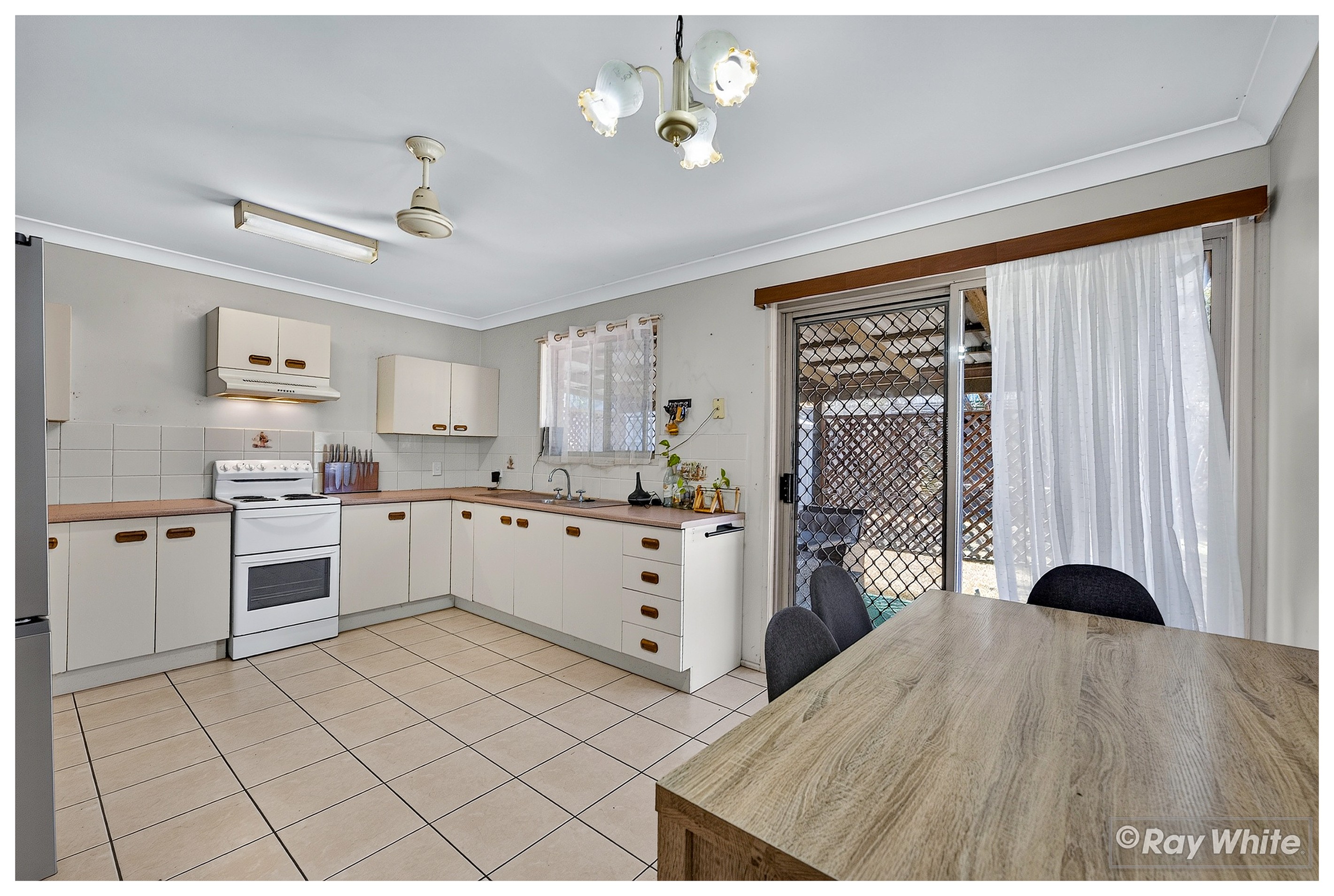 382 Feez Street, Norman Gardens, QLD 4701