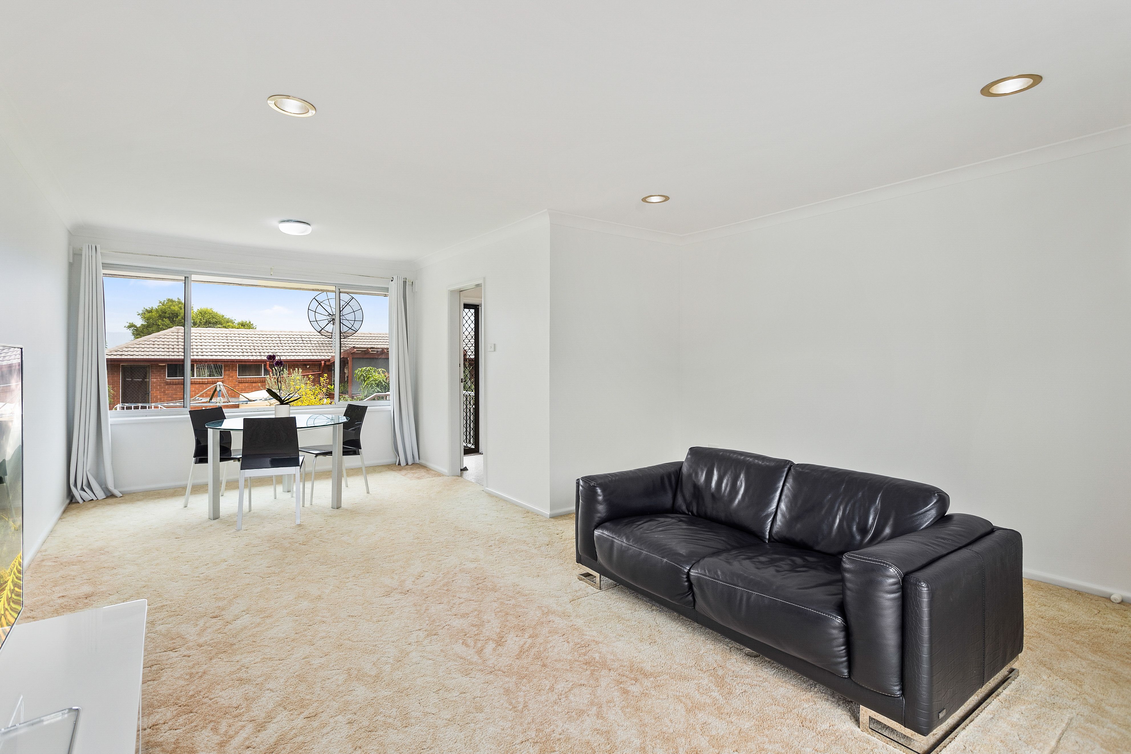 4 Dickson Avenue, Mount Warrigal, NSW 2528