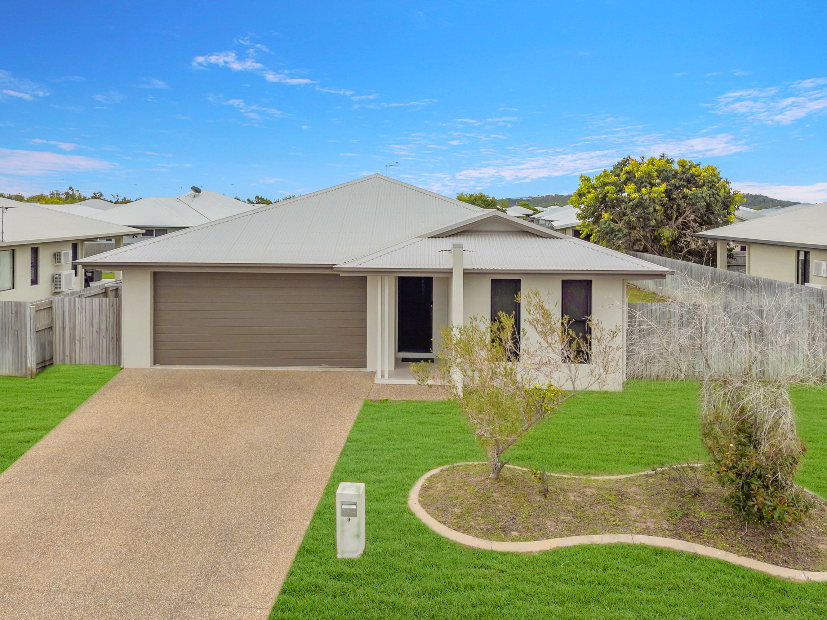 9 Epping Way, Mount Low, QLD 4818
