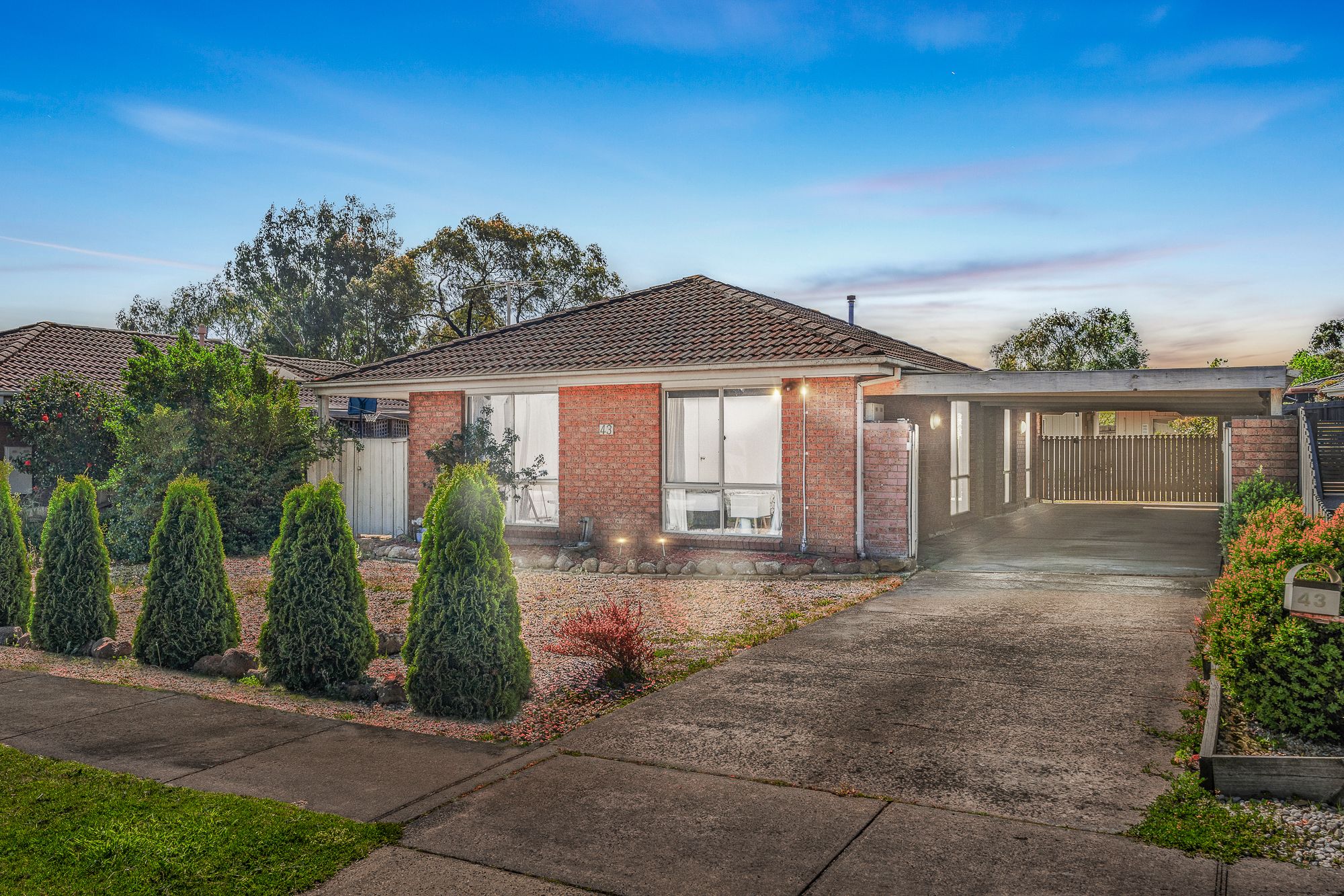 43 Courtenay Avenue, Cranbourne North VIC 3977