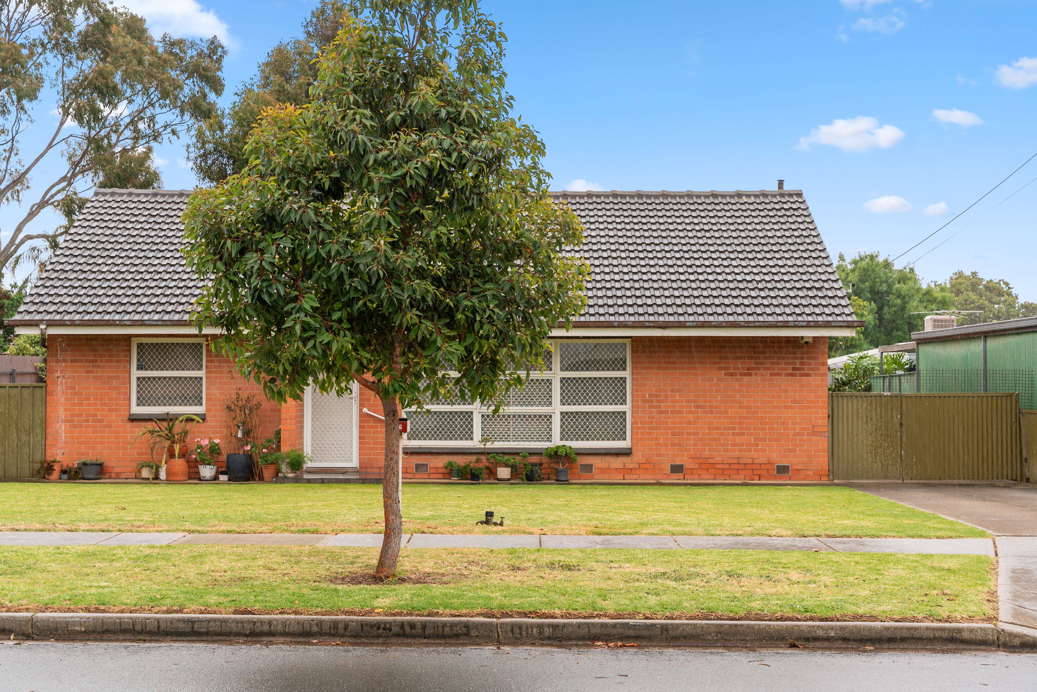 16 Cowley Avenue, Dudley Park, SA 5008