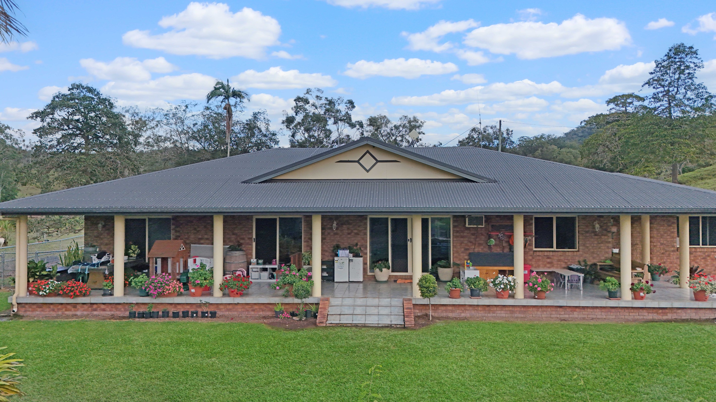 14 Pinnacle Station Road, Pinnacle, QLD 4741