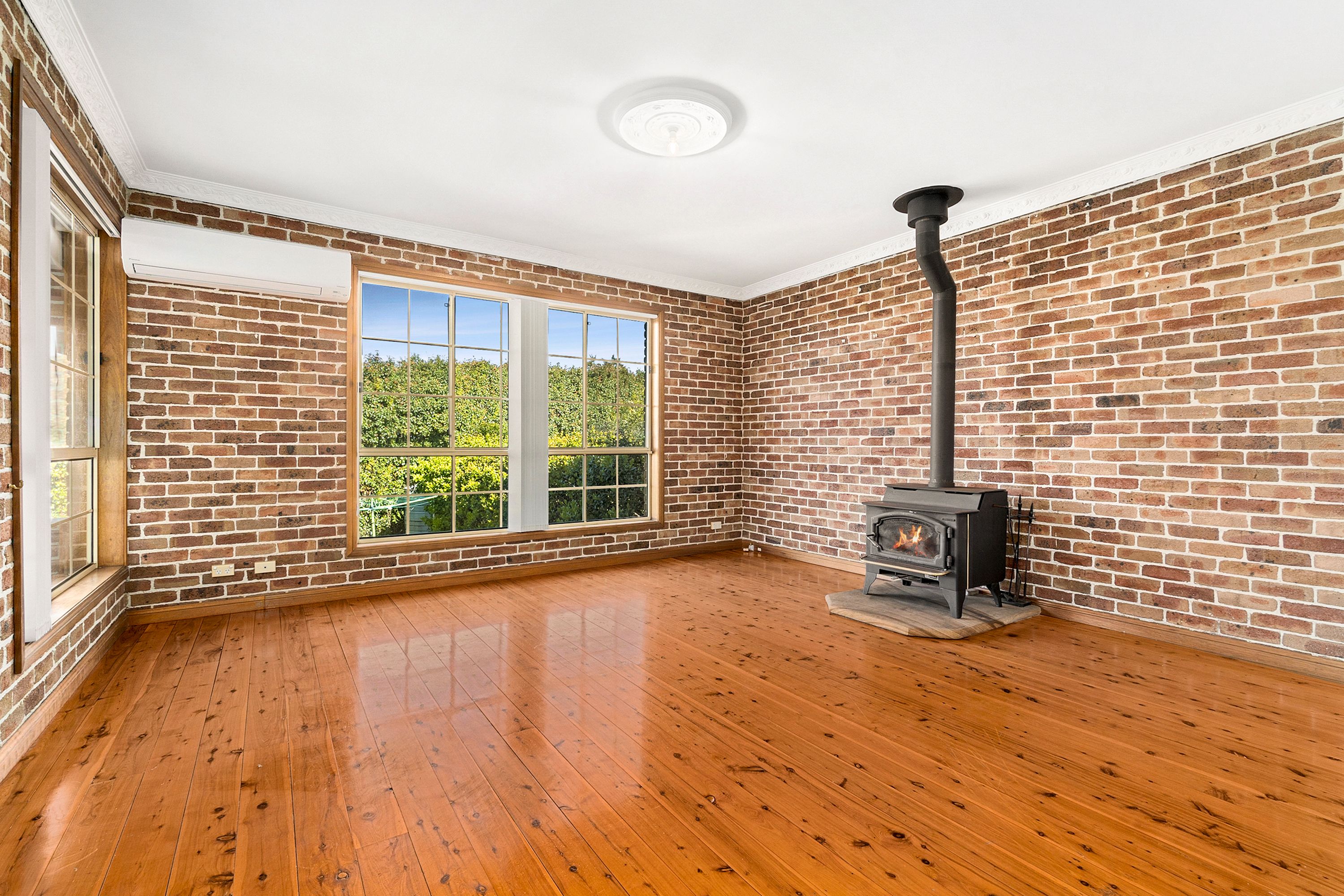 8 Douglas Road, Kurrajong Heights NSW 2758
