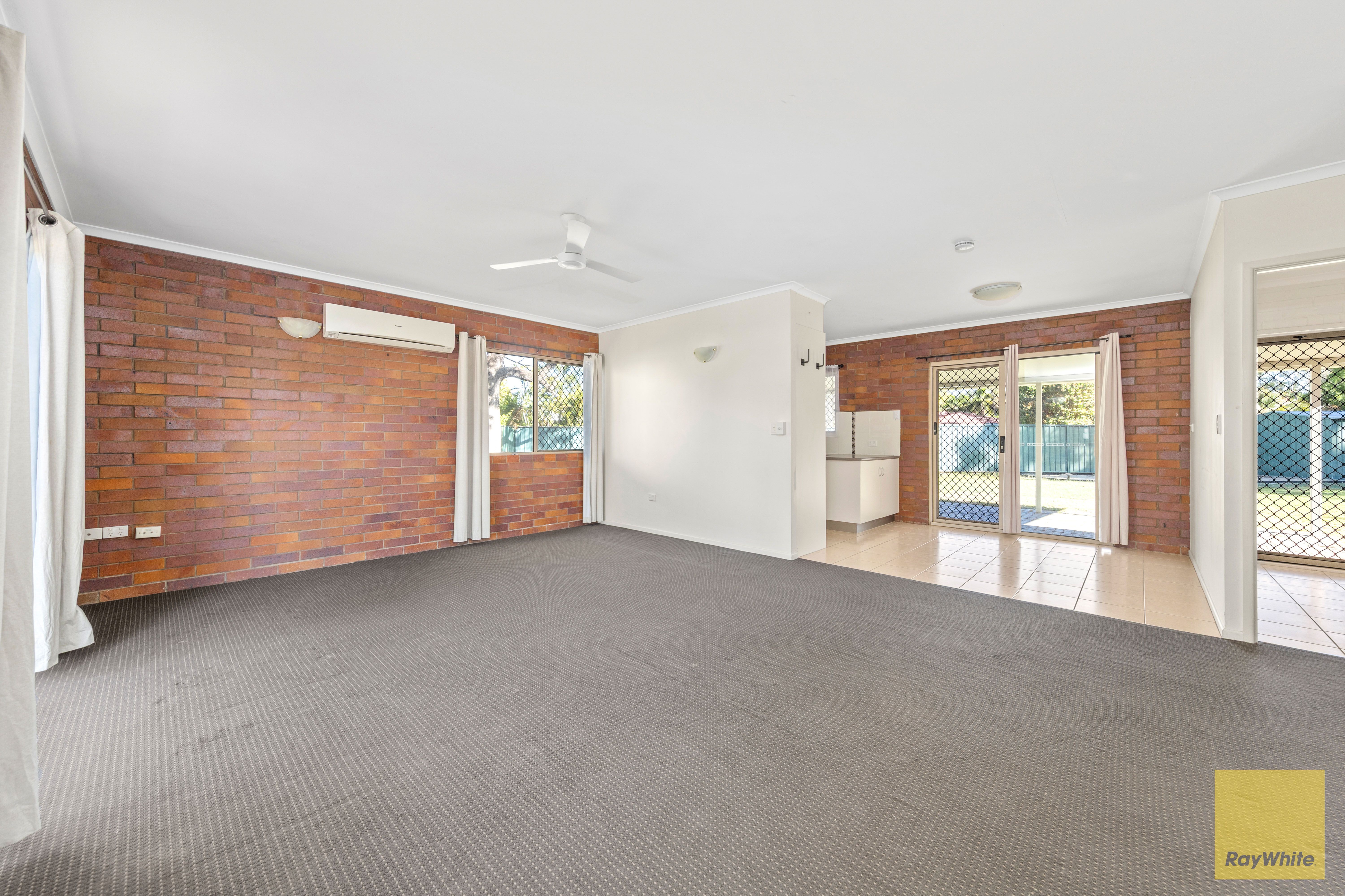 34 Dawn Crescent — photo 4 of 19