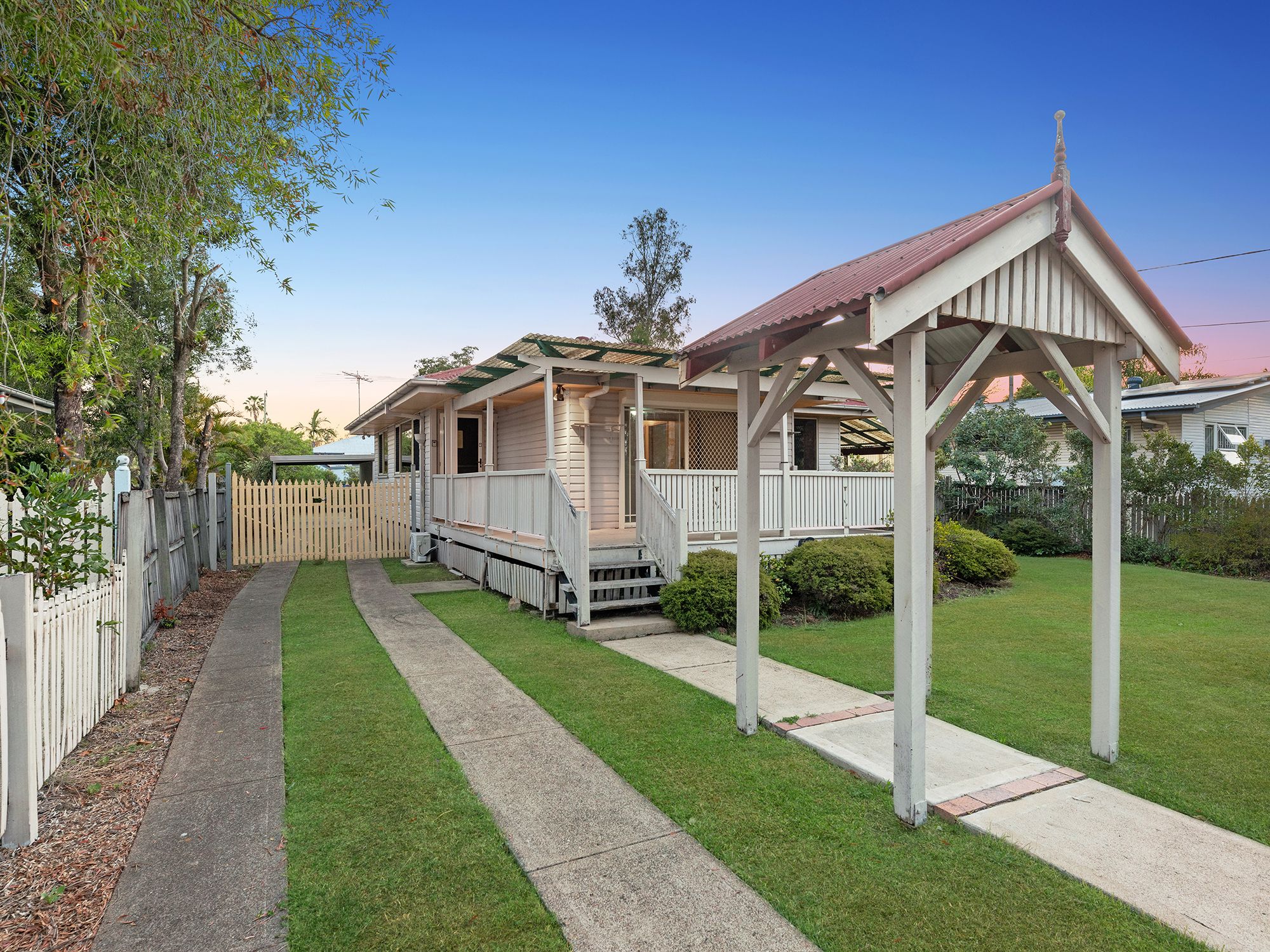16 Birrell Street, Leichhardt, QLD 4305
