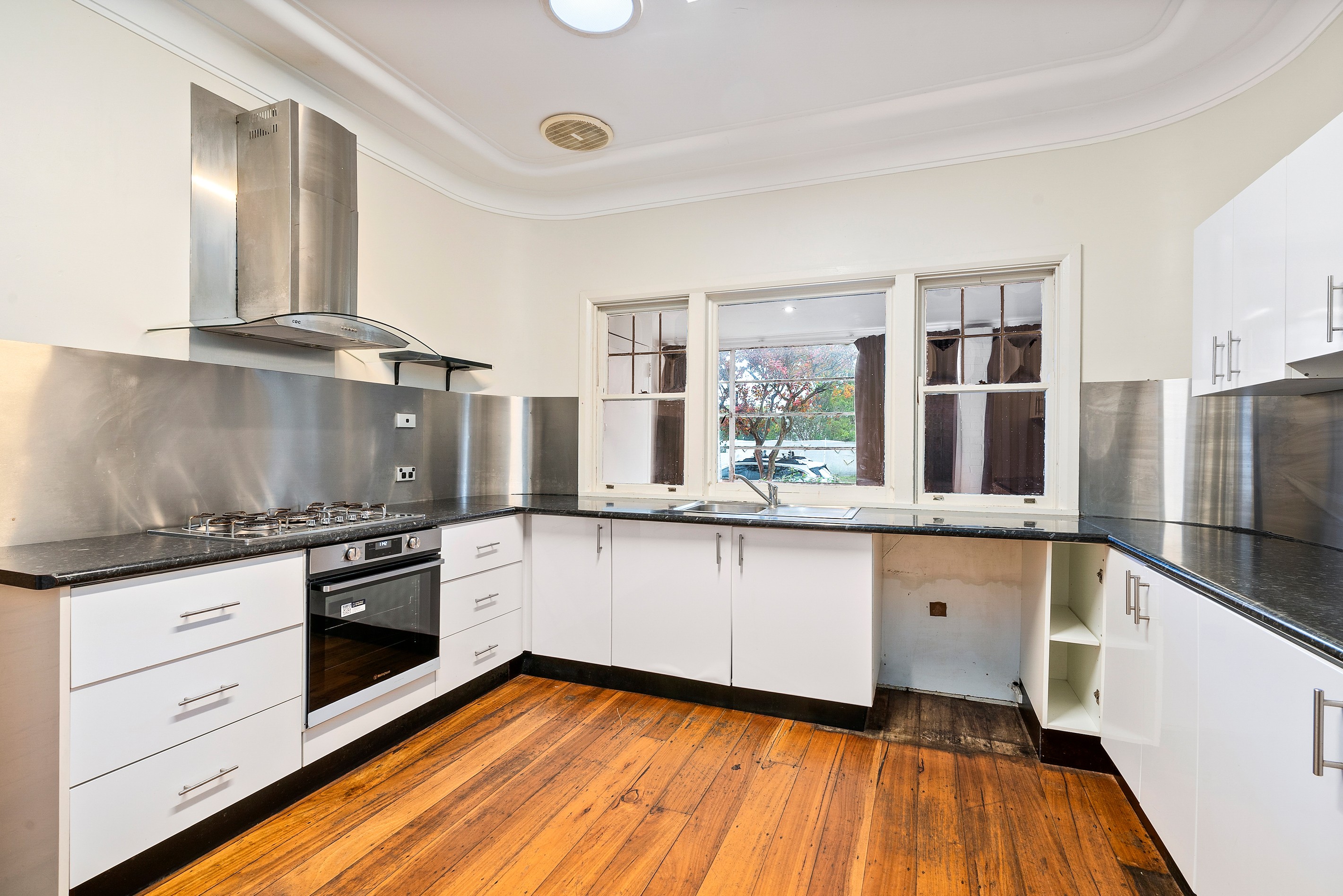 165 Kinghorne Street, Nowra, NSW 2541