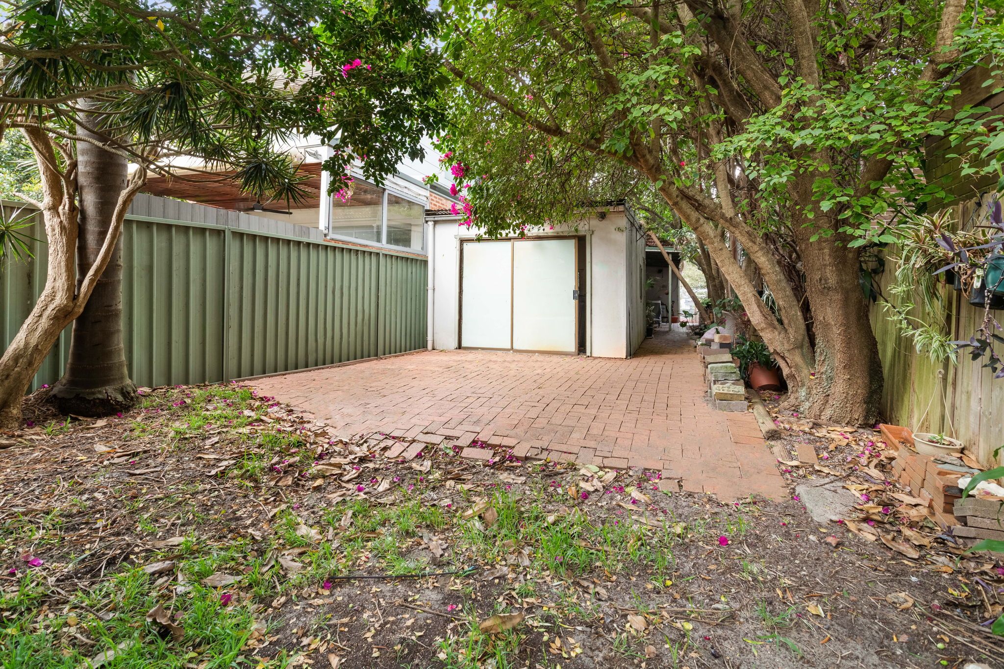 18 Warners Avenue — photo 4 of 10