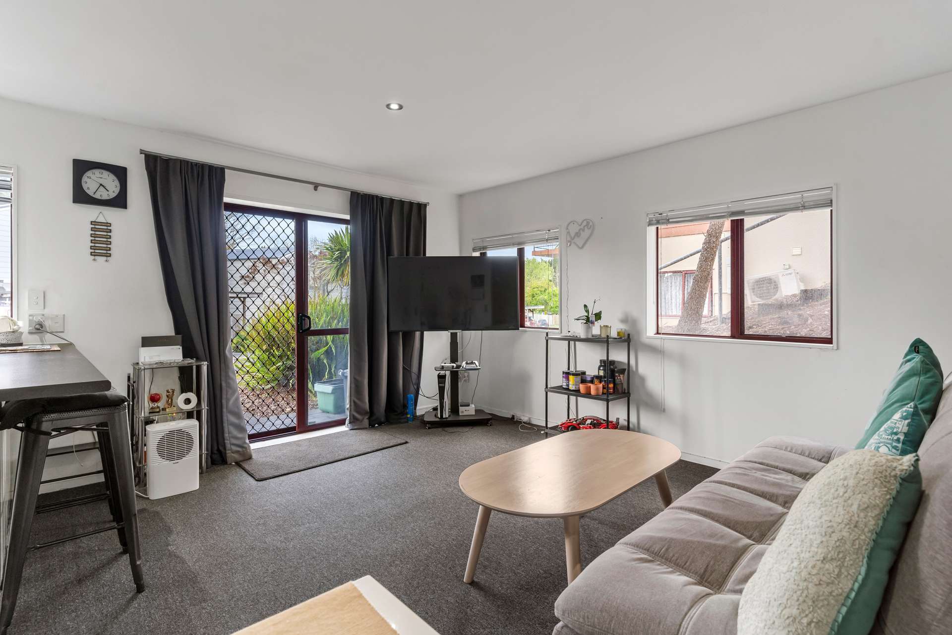 60 Malaspina Place photo 2