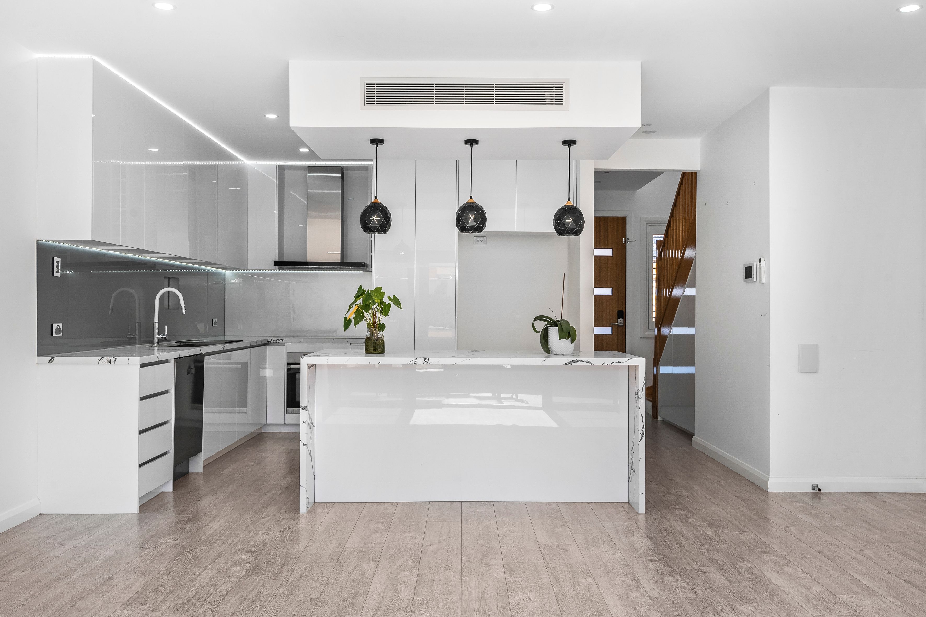 2 Rosemont Way — photo 3 of 16