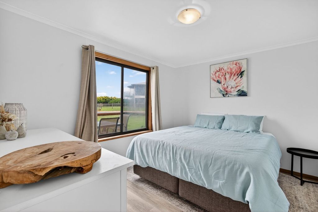 6 Chapman Road — photo 15 of 20