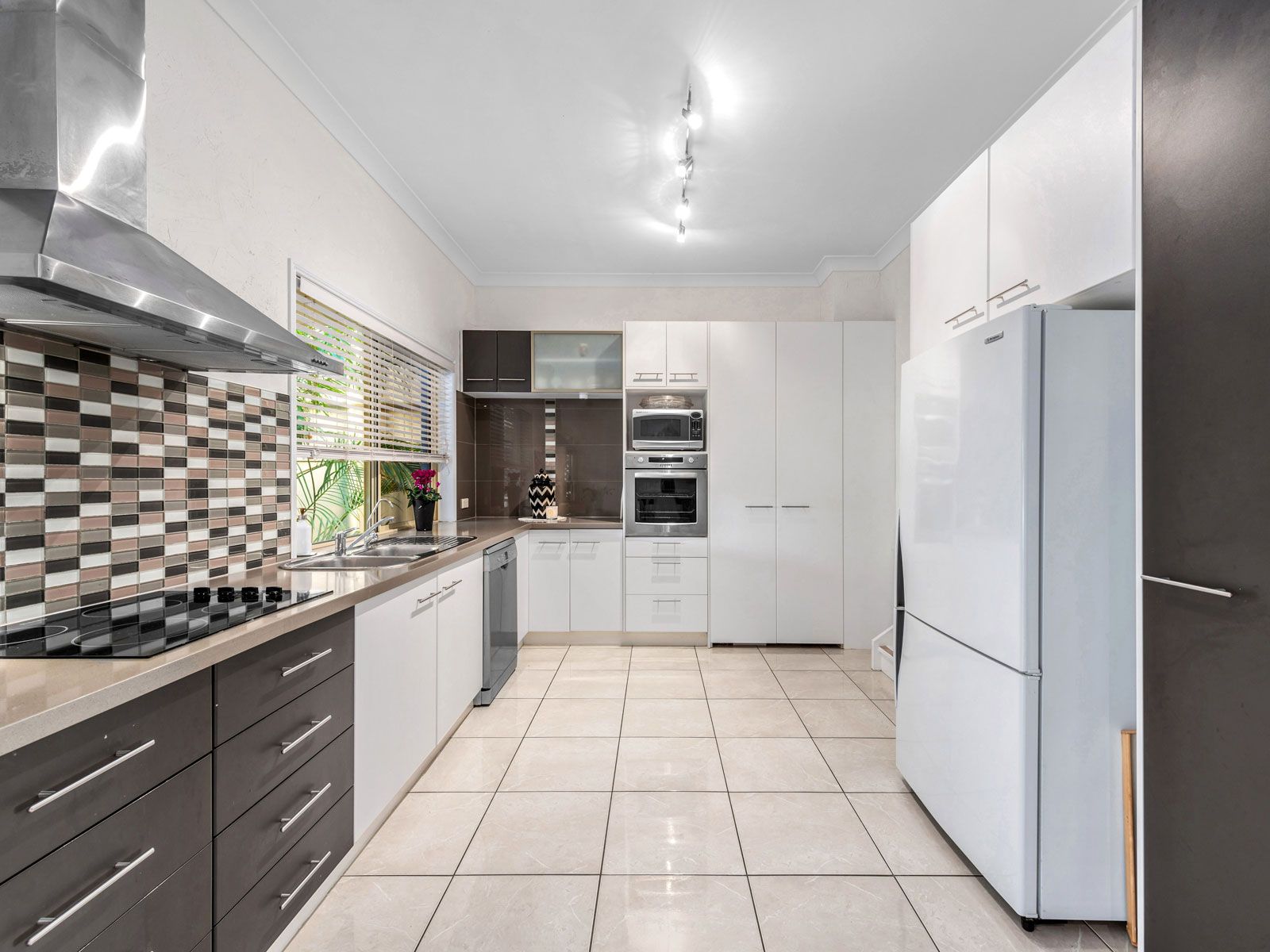 165 Strong Avenue, Graceville, QLD 4075