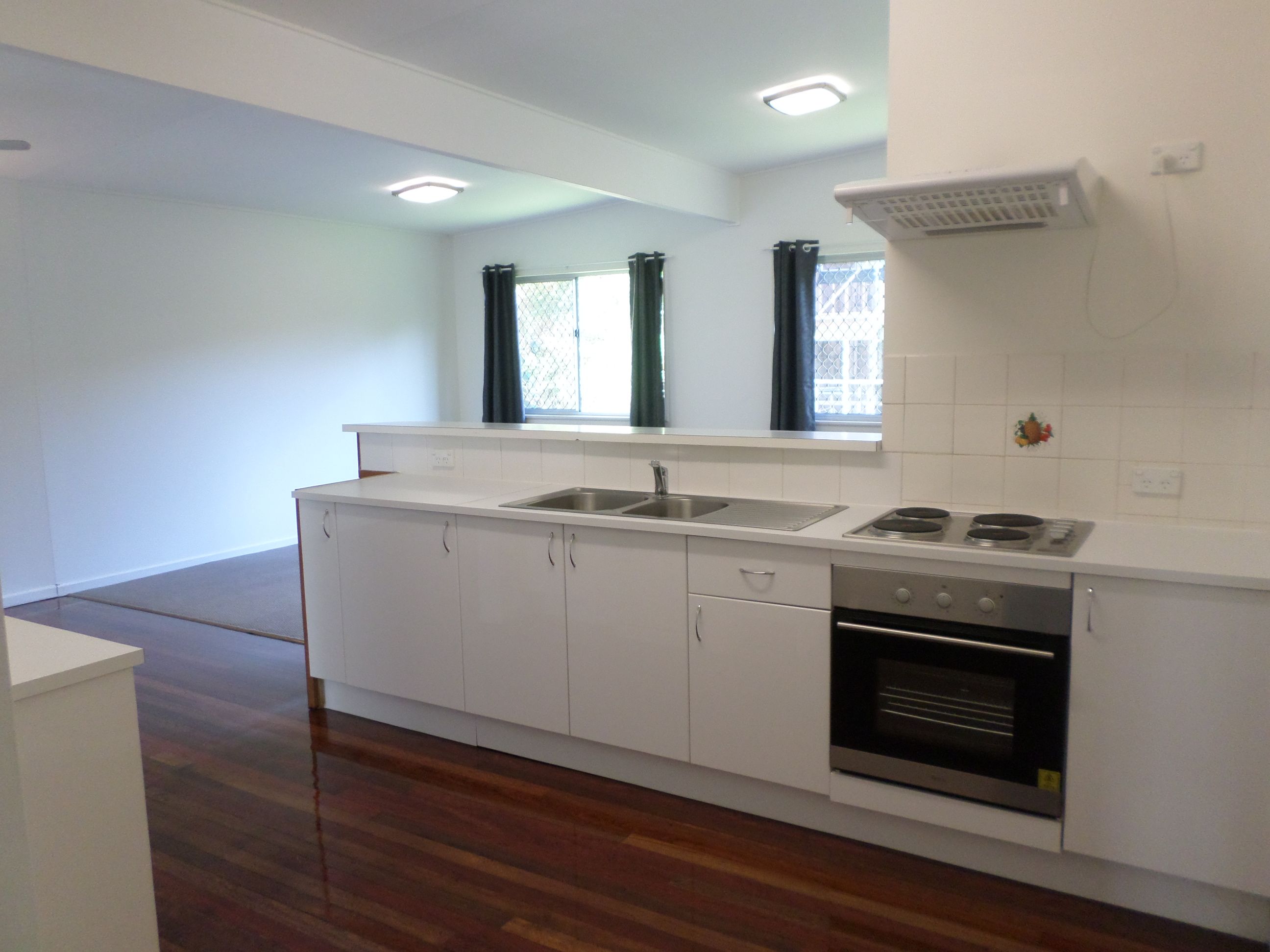 4 Robbins Street, Corinda, QLD 4075