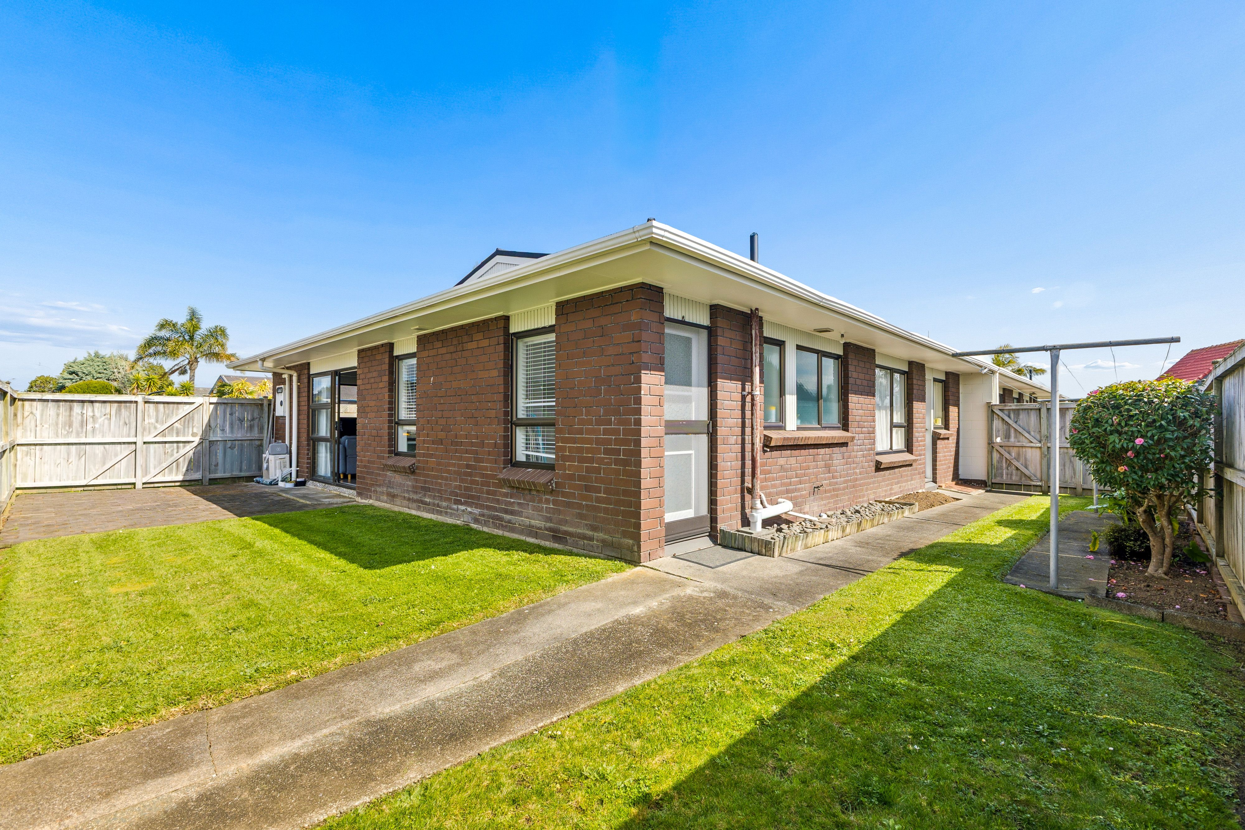2/12 Bungalore Place, Half Moon Bay, Manukau City